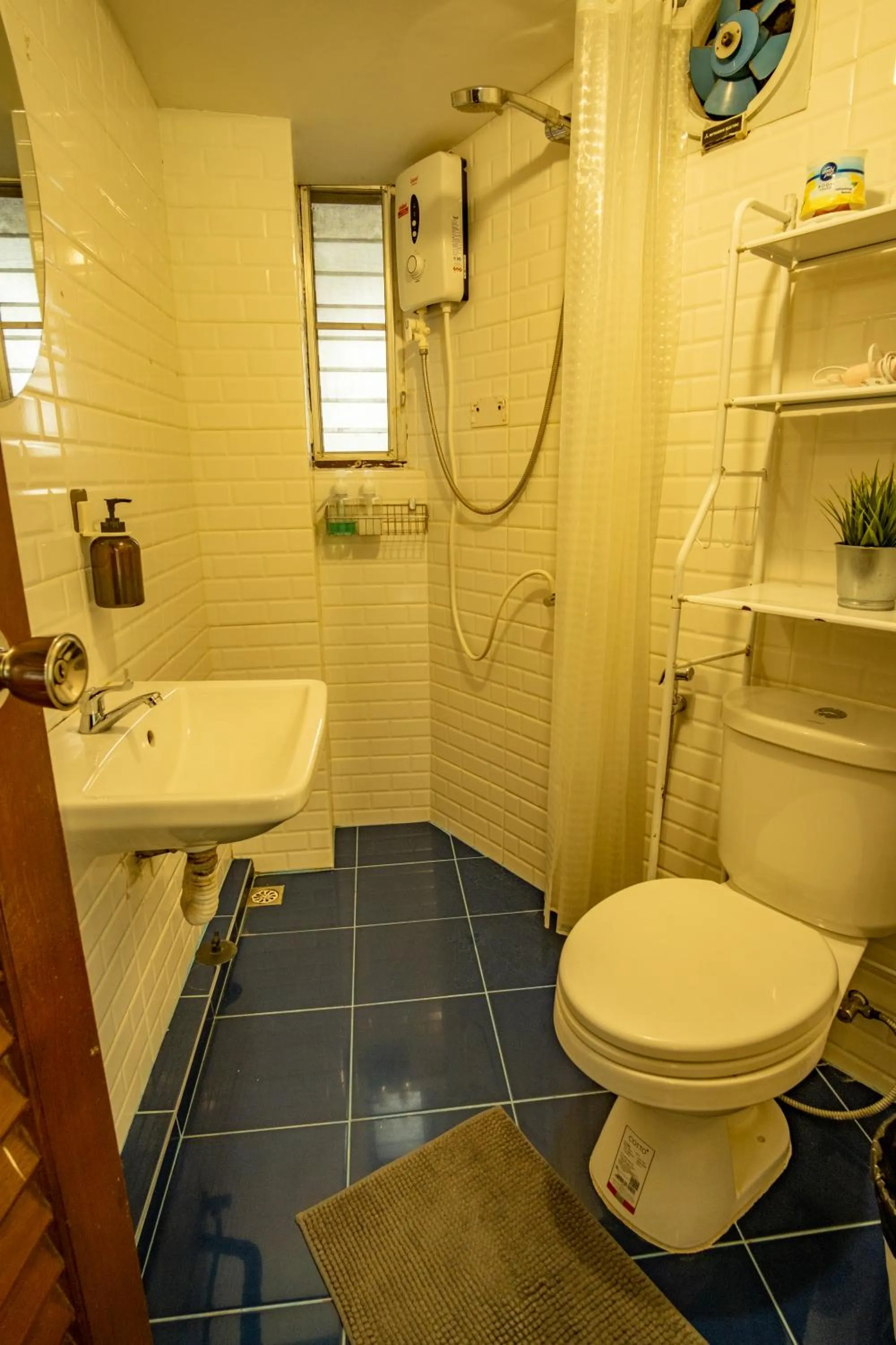 Bathroom in Home 16  (Hostel 16)