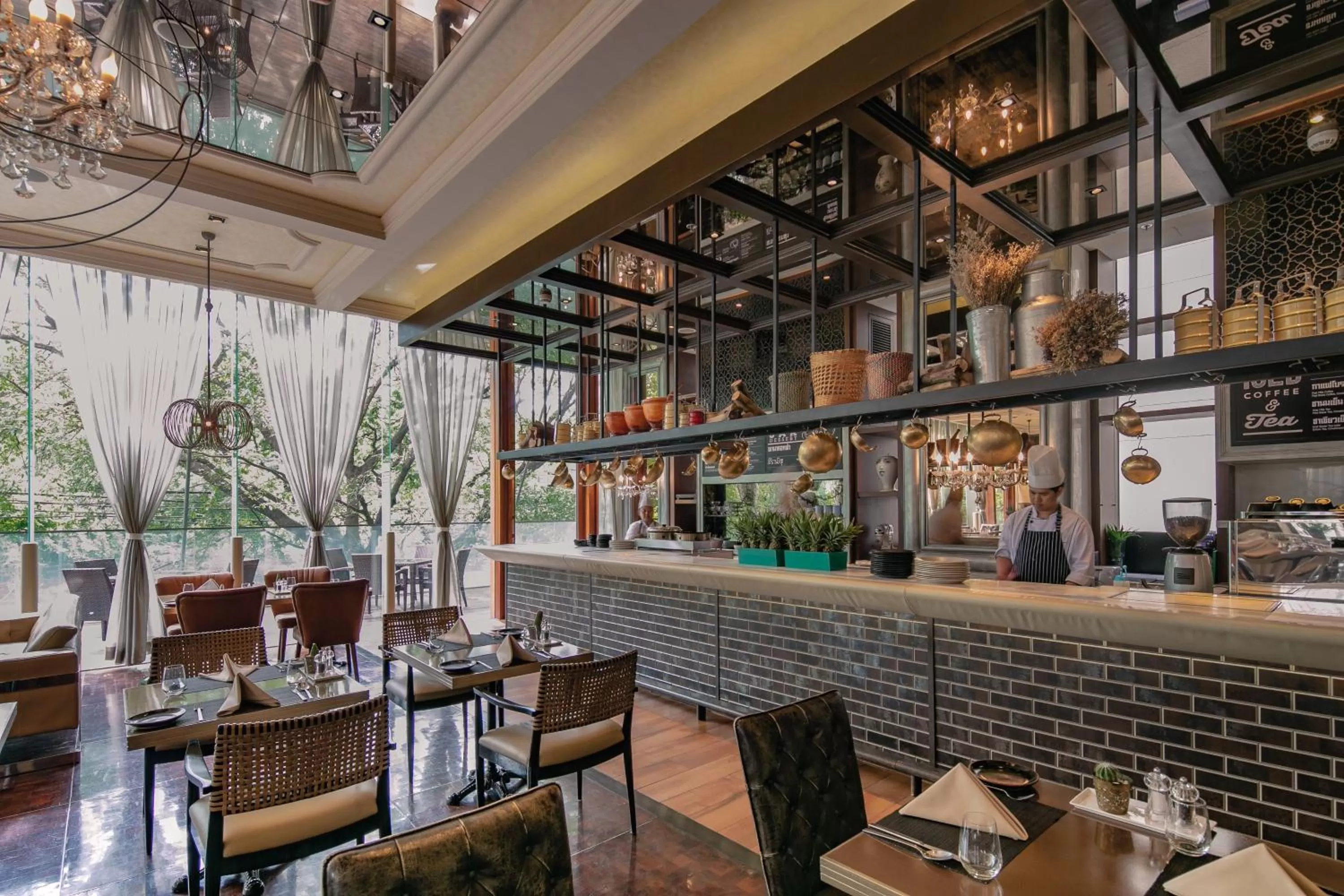 Restaurant/places to eat in Hotel Indigo Bangkok Wireless Road by IHG