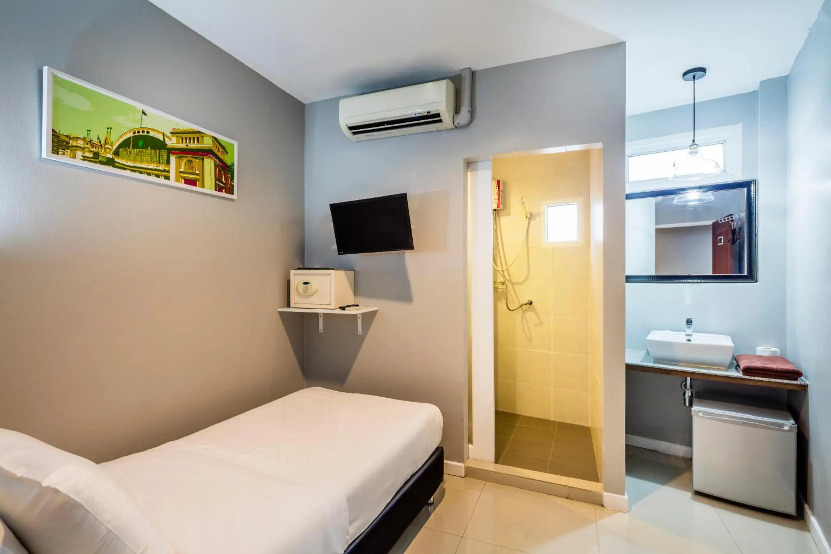 Single Room - single occupancy in At Hua Lamphong Hotel Single Room - single occupancy in At Hua Lamphong Hotel