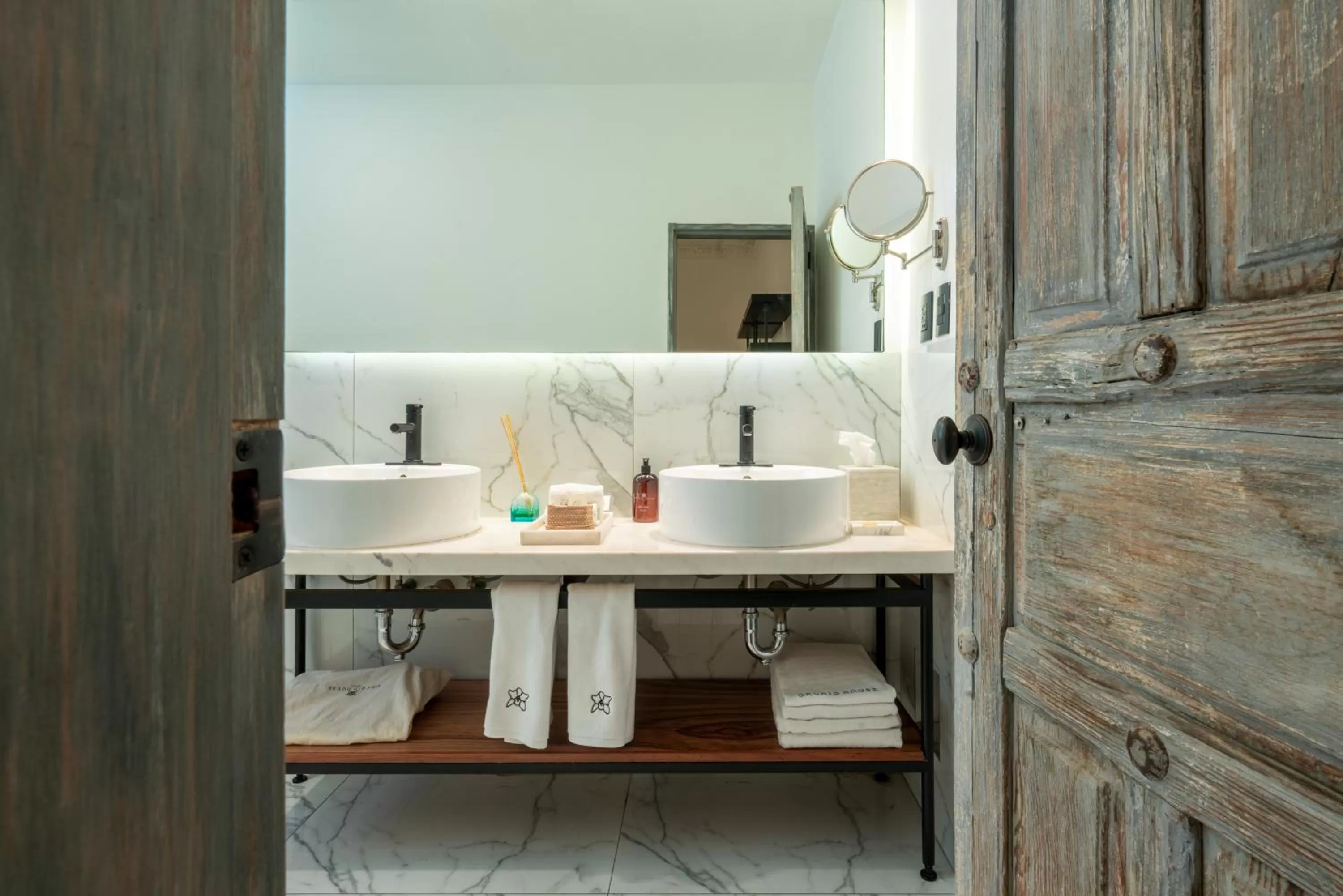 Bathroom in Orchid House Mexico City