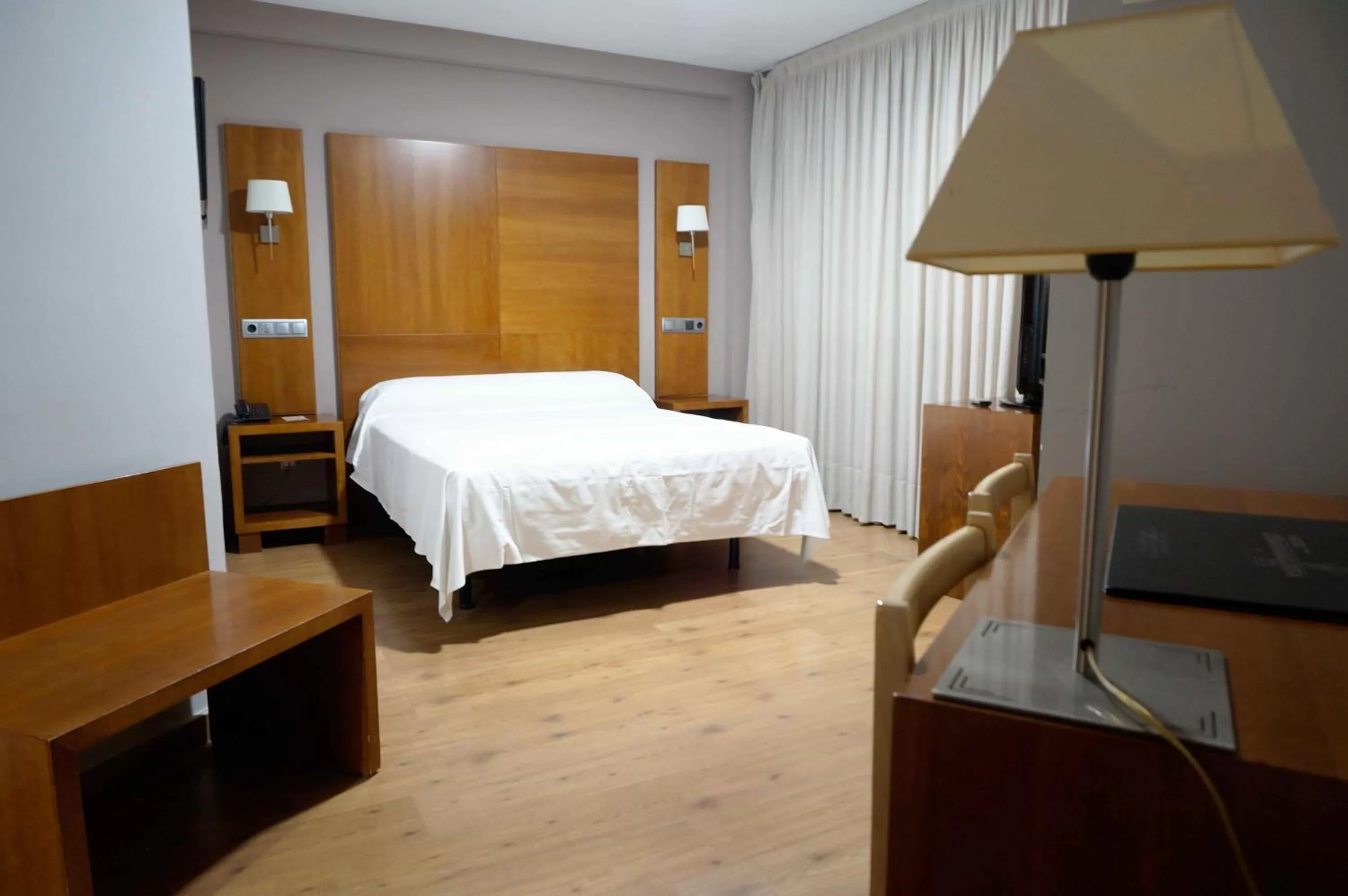 Property building, Bed in Cesaraugusta