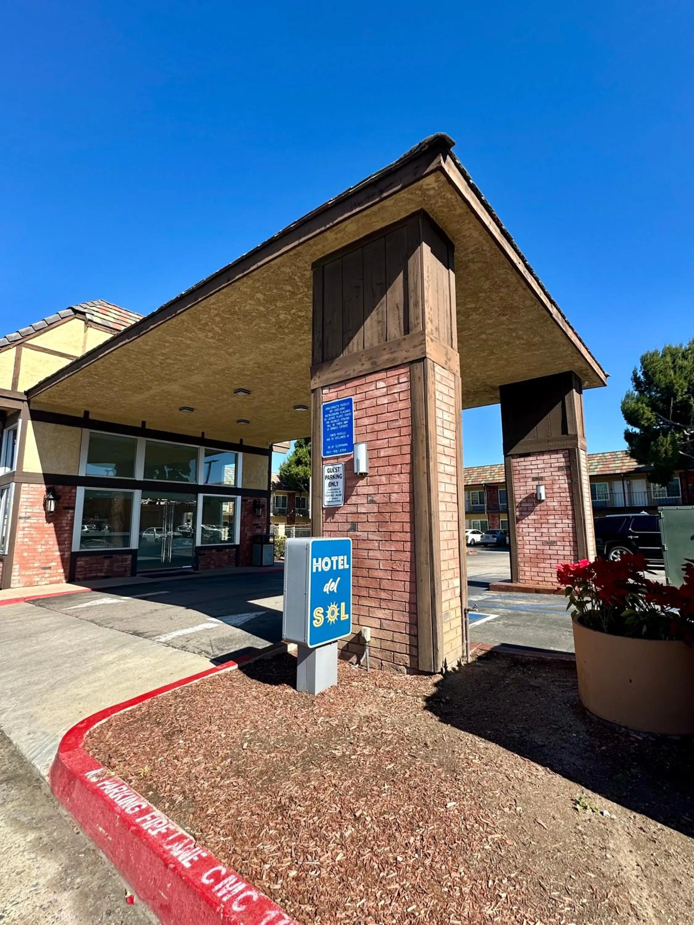 Property Building in Hotel del SOL