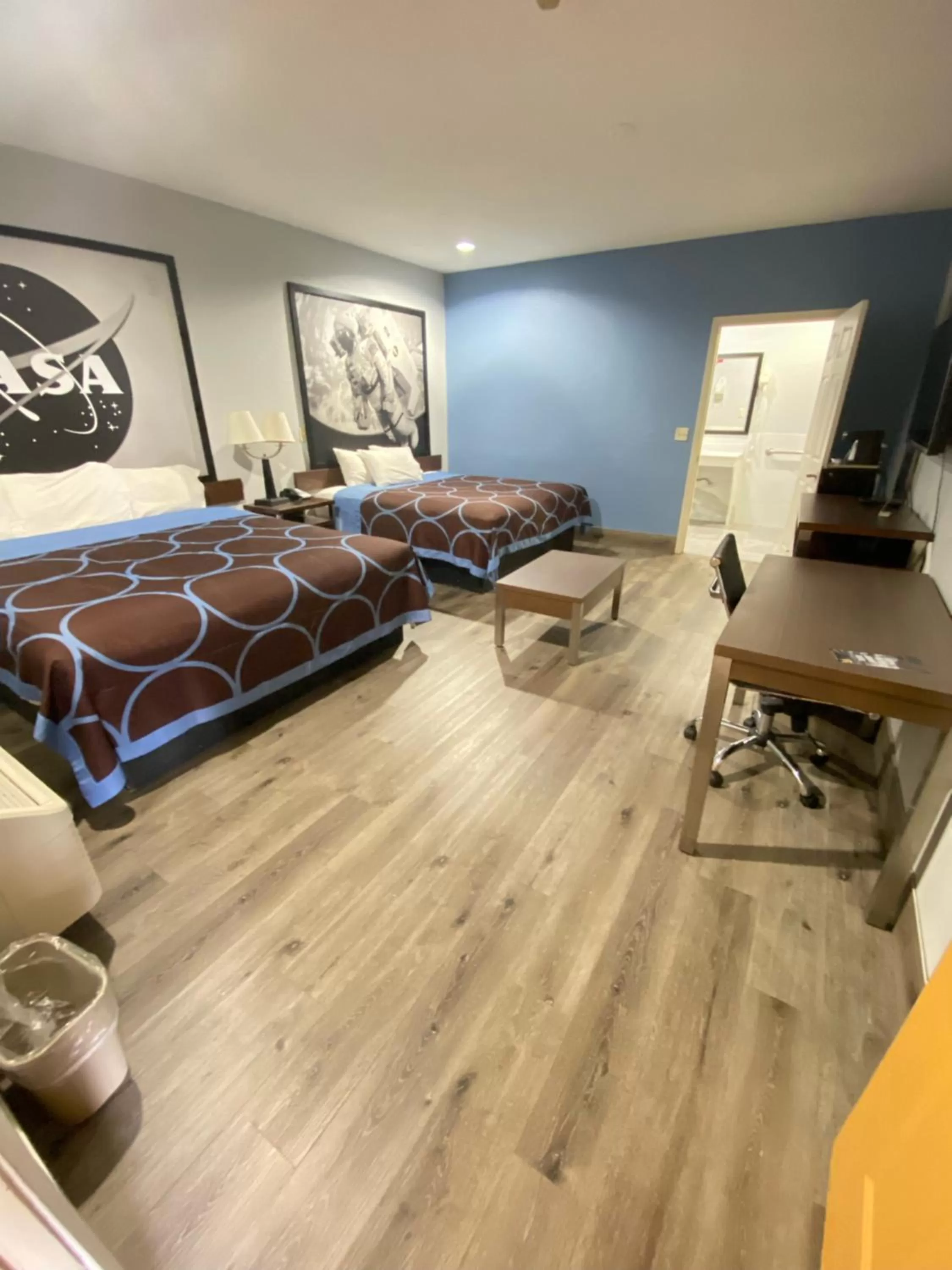 Photo of the whole room in Super 8 by Wyndham Houston Hobby Airport South