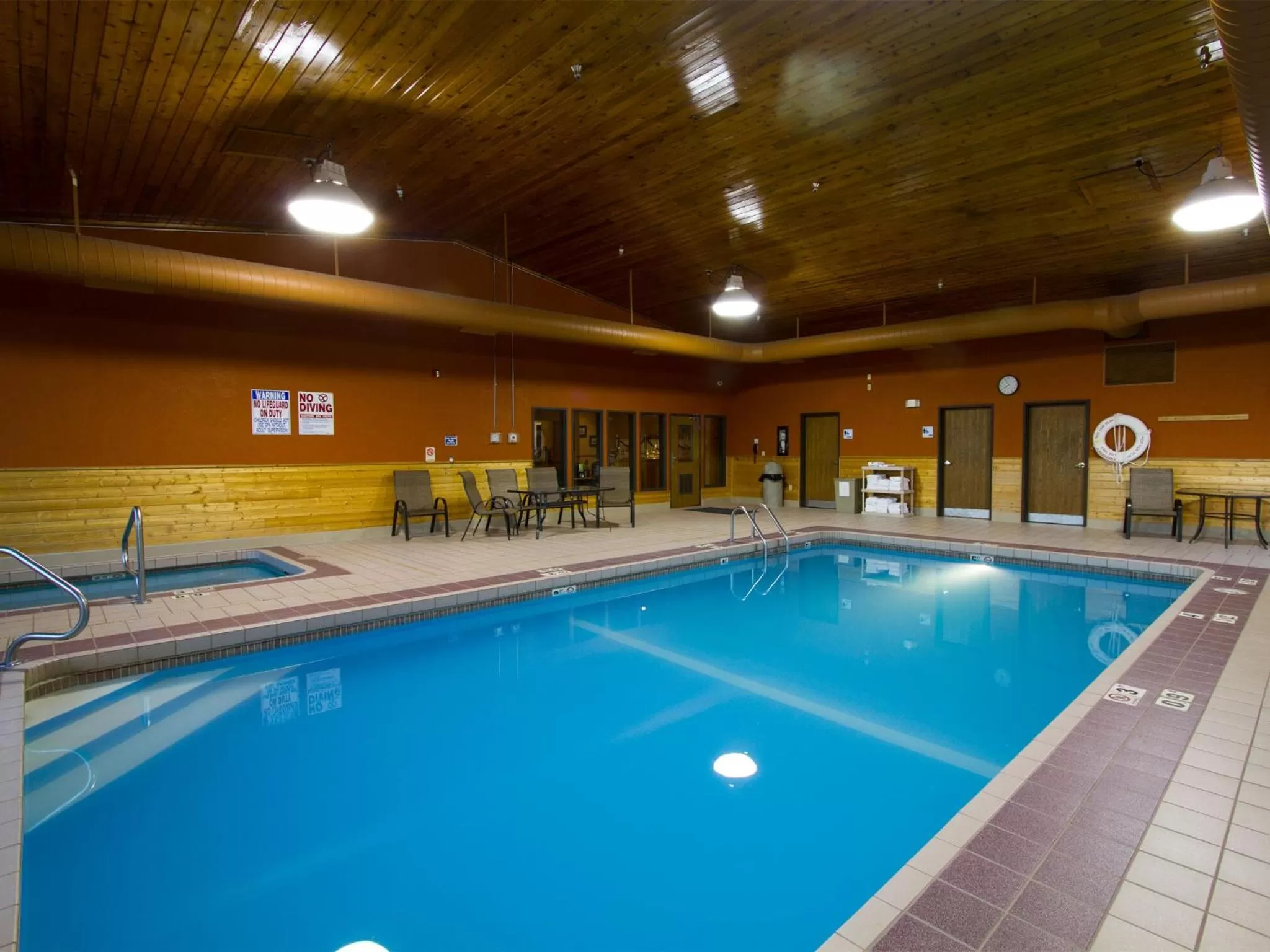 Swimming pool in Miles City Hotel & Suites
