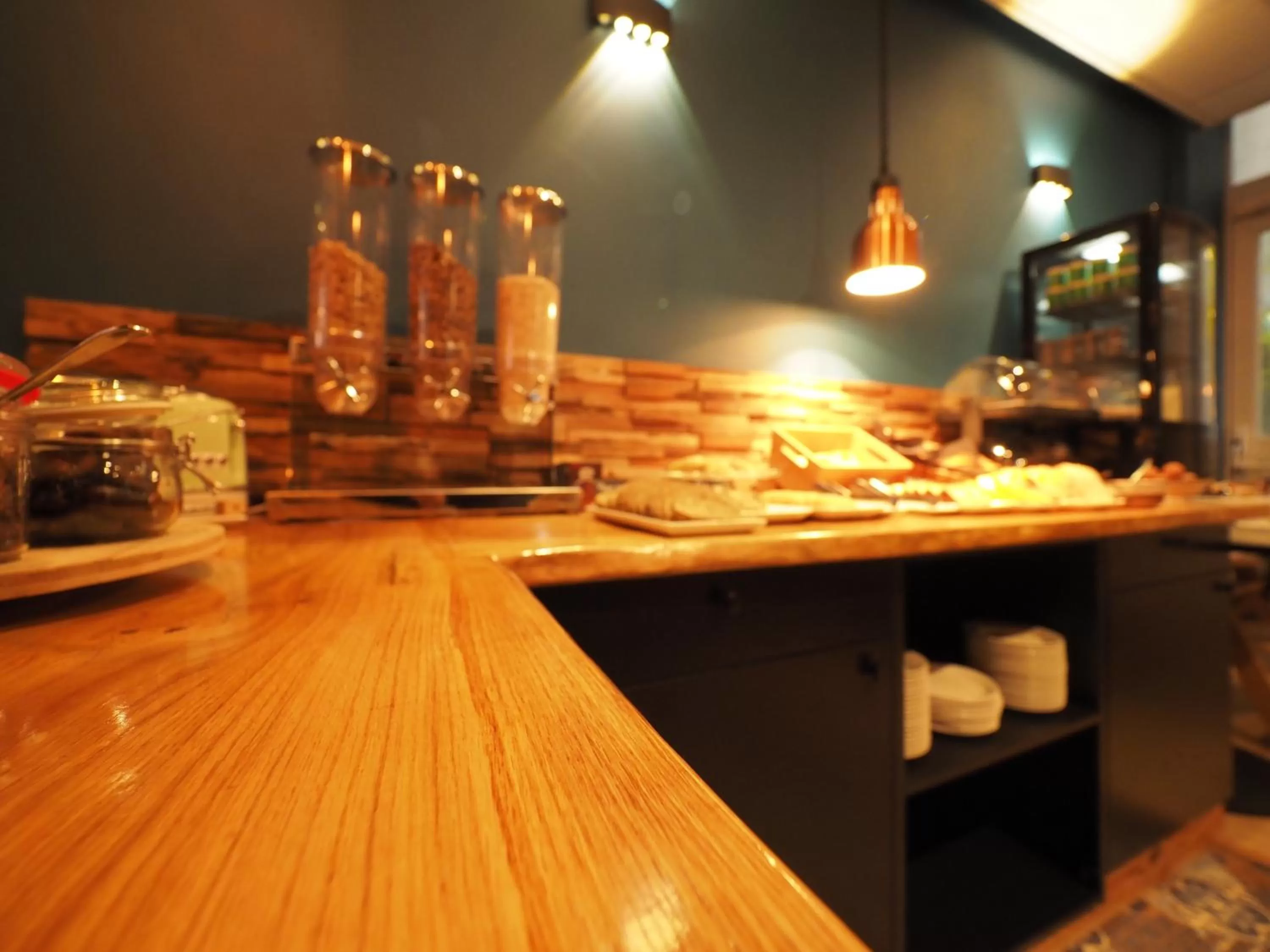 Buffet breakfast in Hôtel Le Biarritz - Vichy