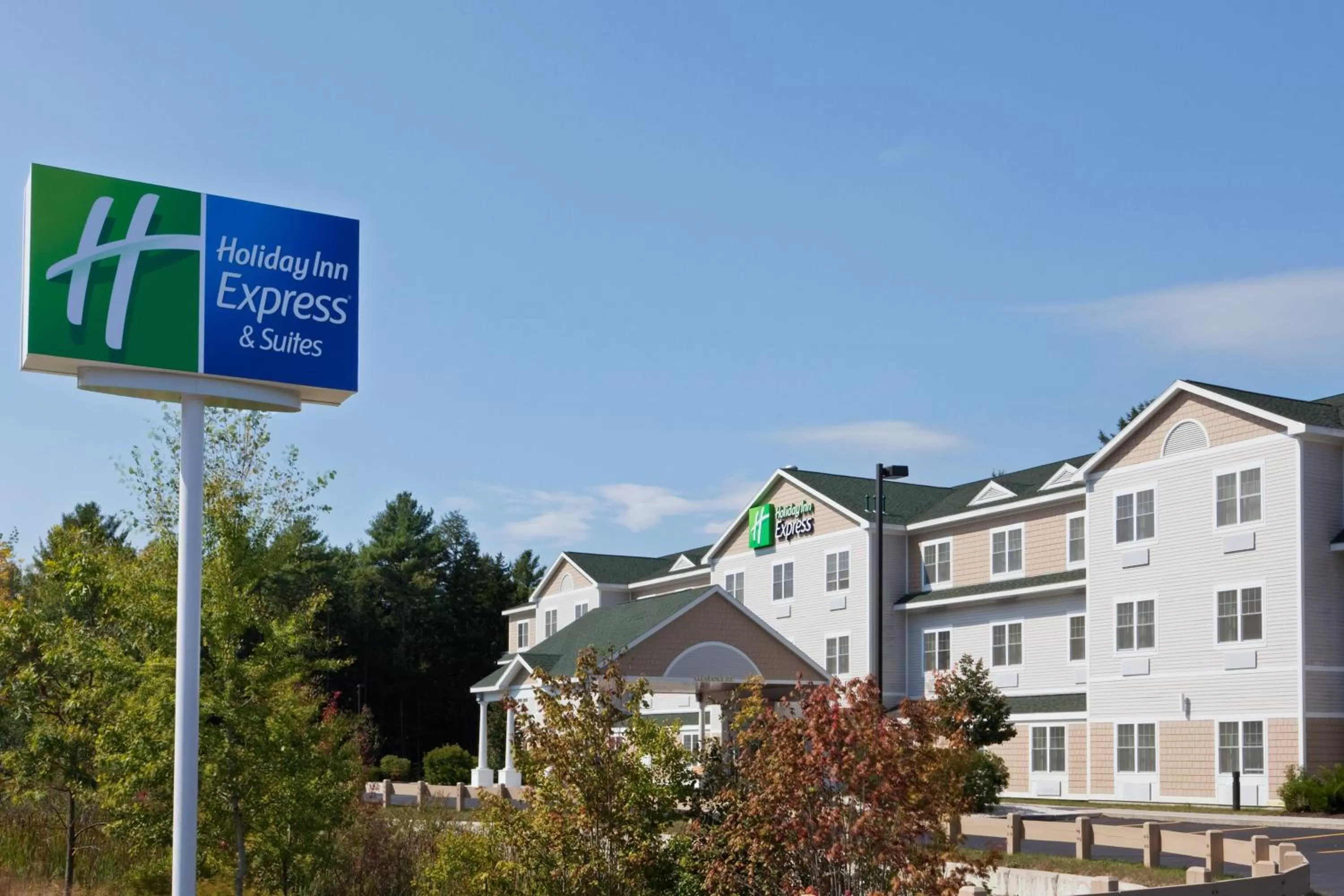 Property building in Holiday Inn Express Hotel & Suites Freeport by IHG