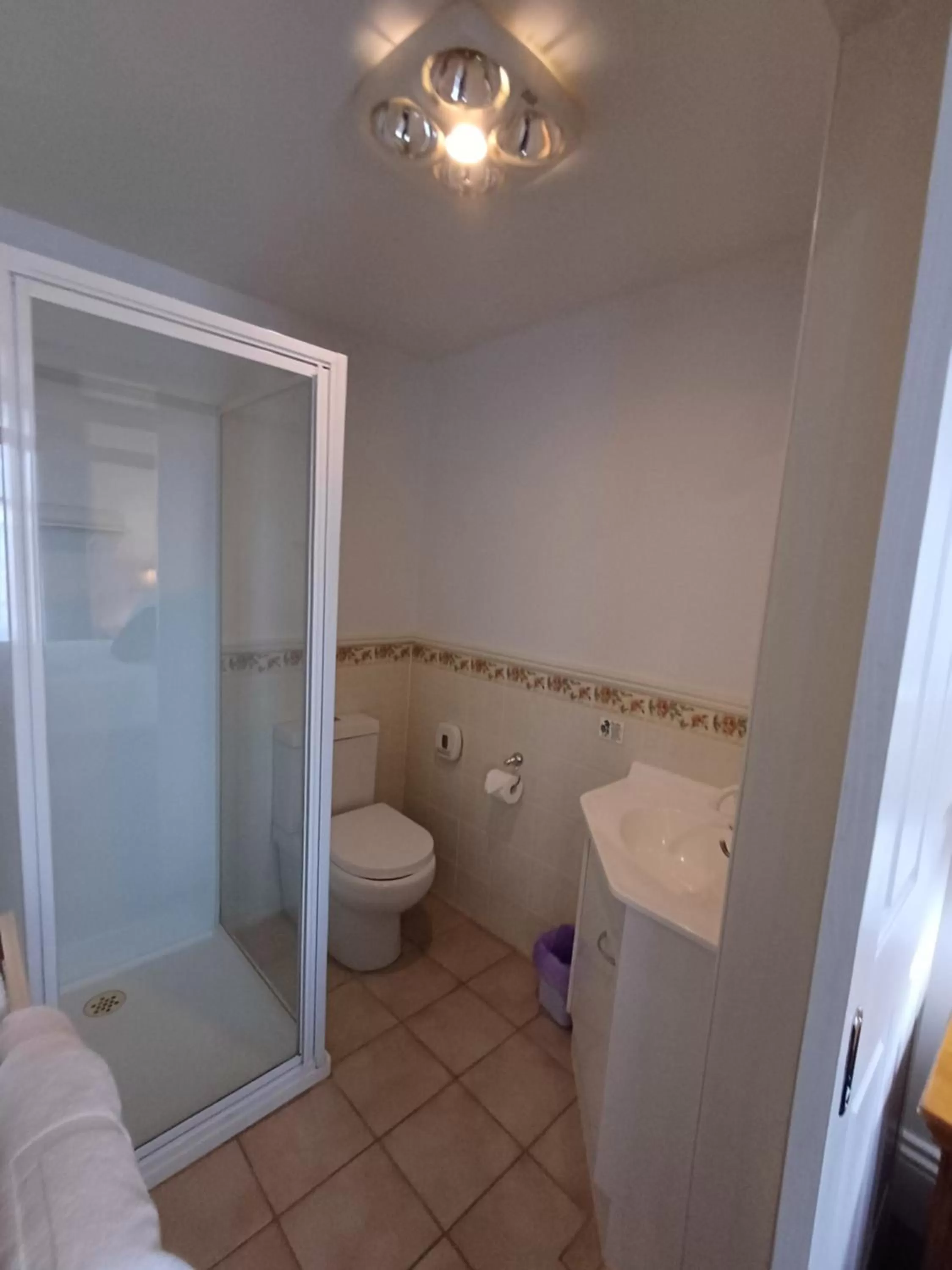 Bathroom in Art Hotel on York