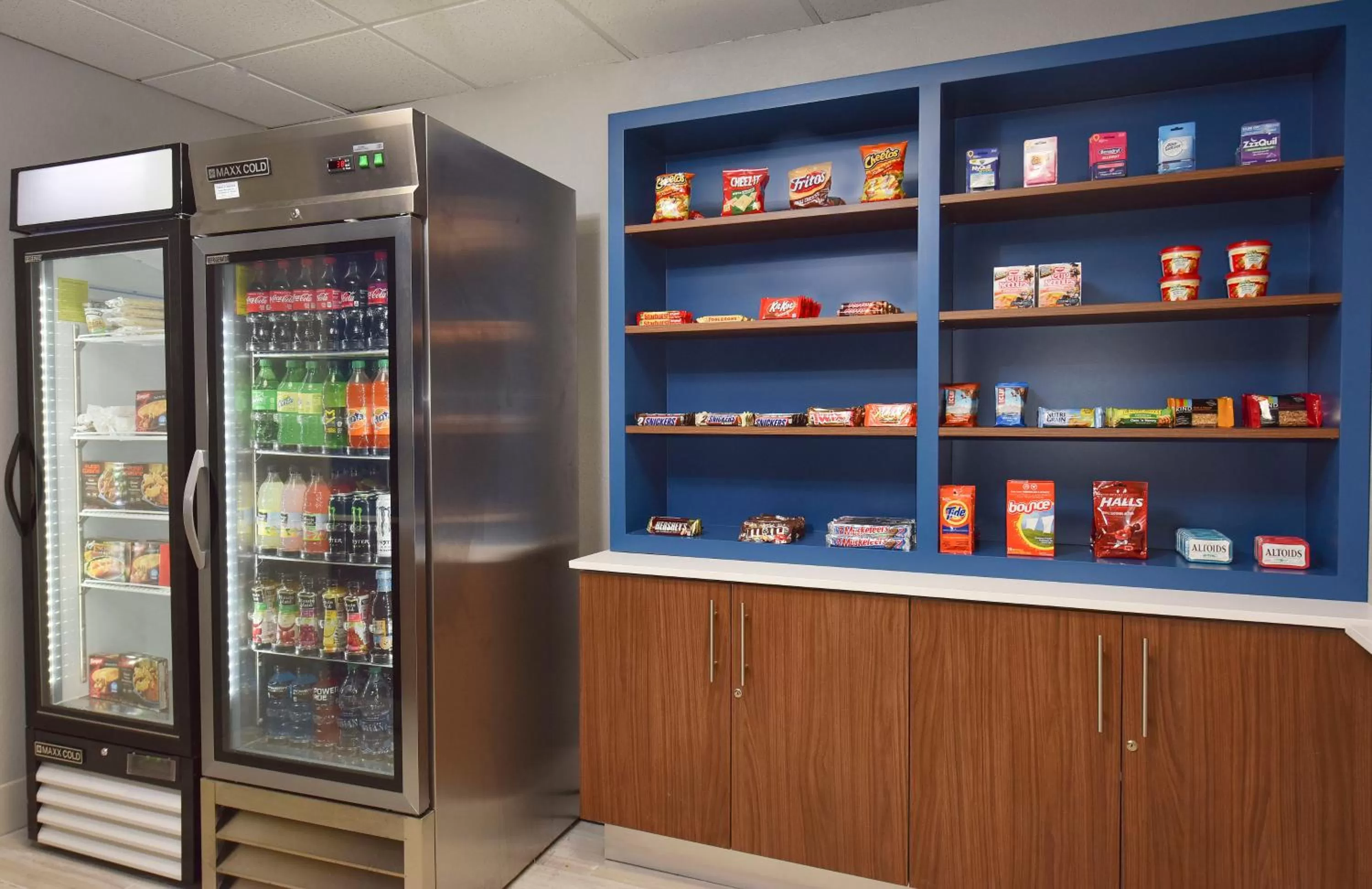 Lobby or reception in Holiday Inn Express Hotel & Suites Selma, an IHG Hotel