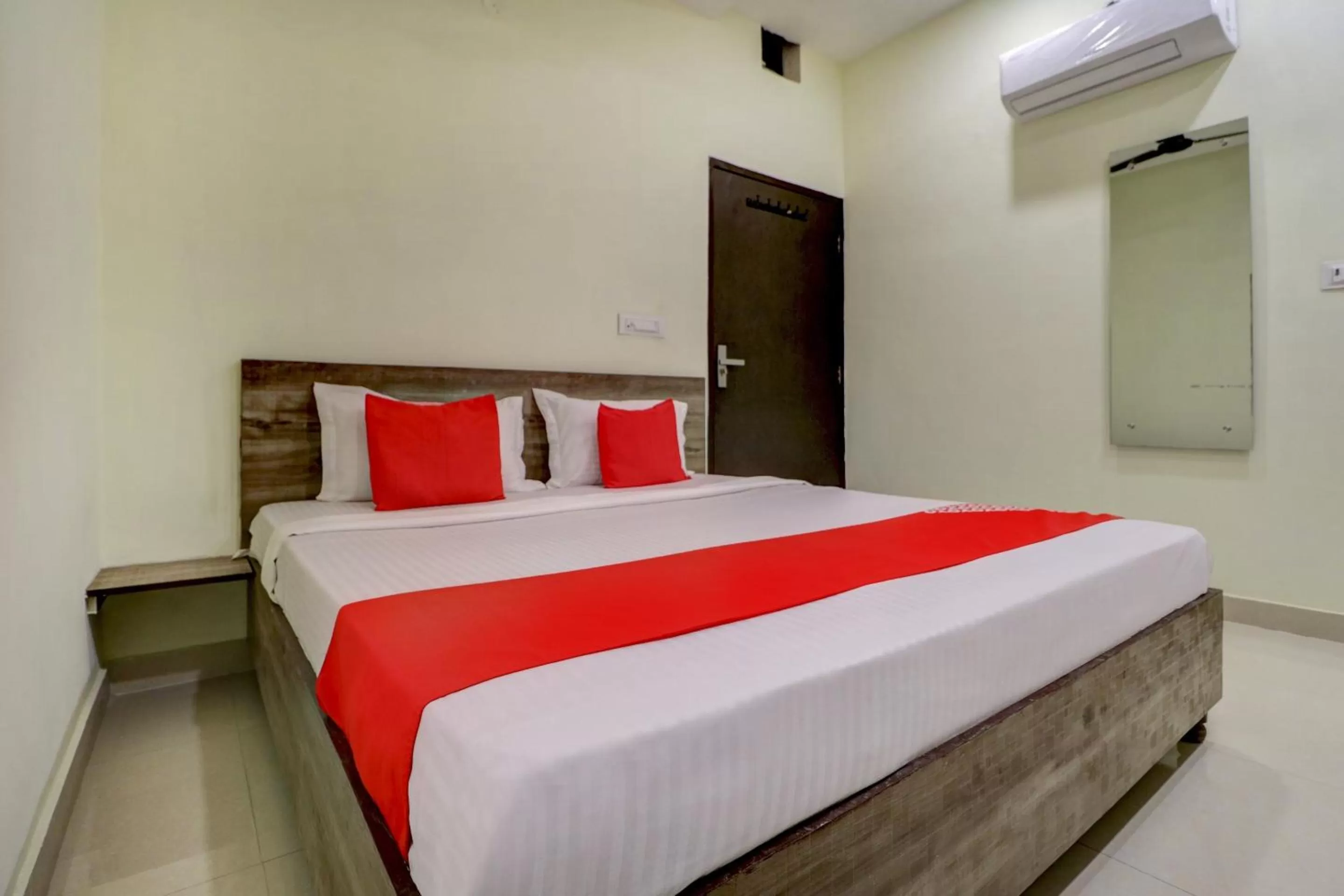 Bedroom, Bed in OYO Flagship 77562 Hotel Kabir