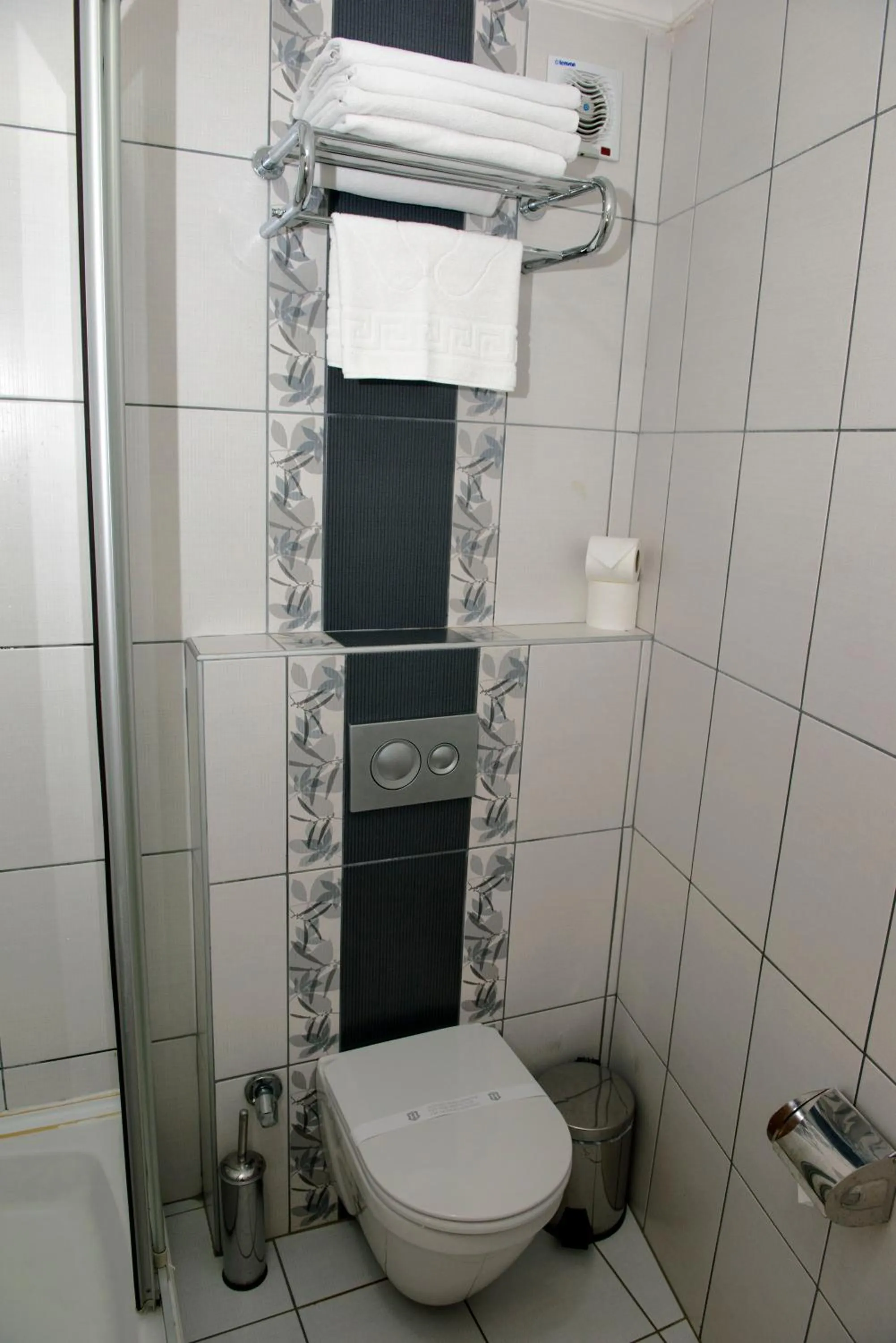 Bathroom in Tayahatun Hotel