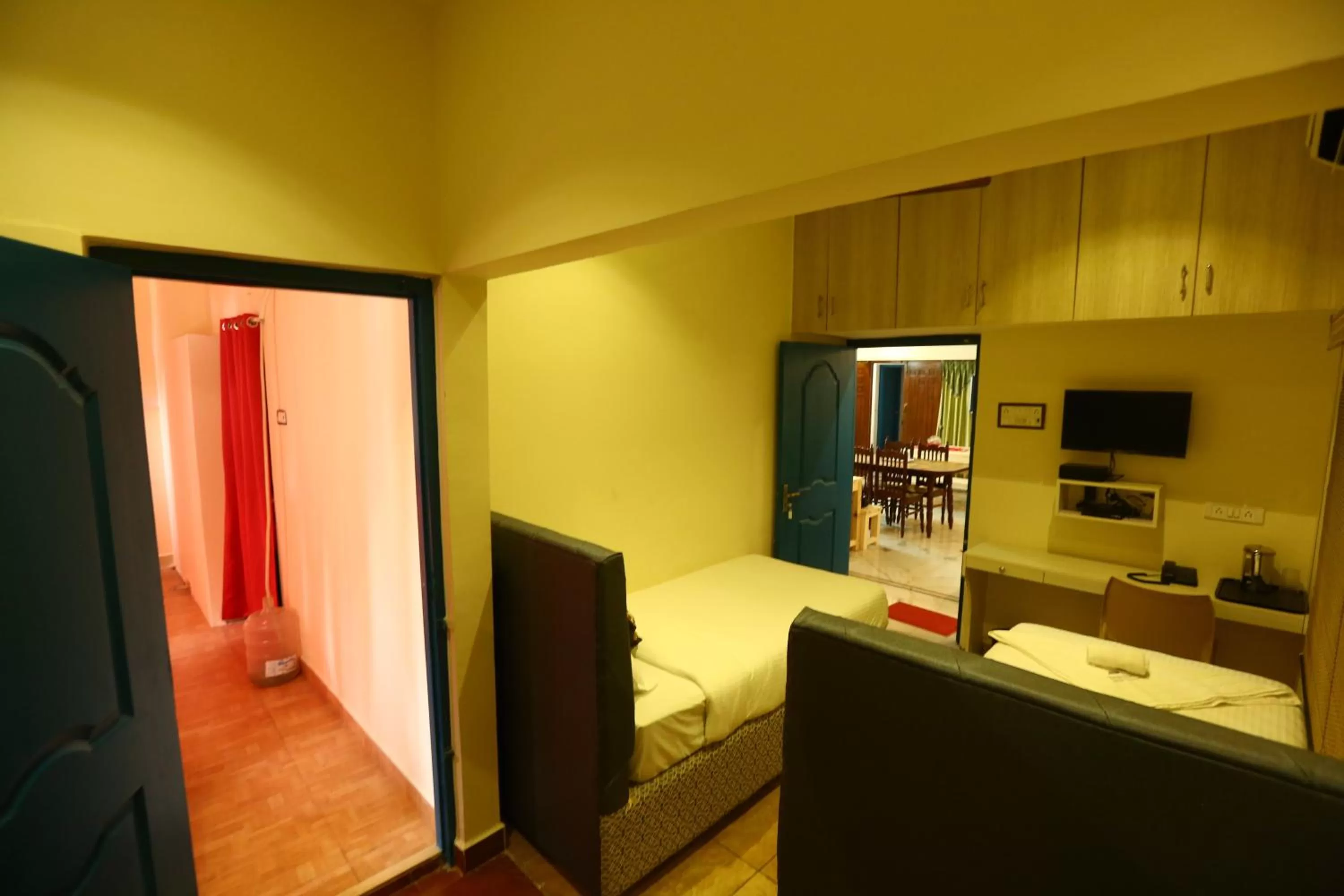 cot, Bed in Zingle Stay Airport Hotel