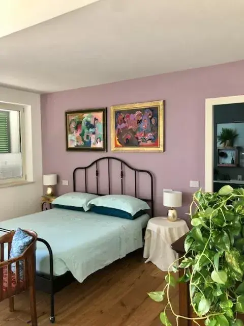 Triple Room with Mountain View in GIULIVETO Bed and Breakfast Triple Room with Mountain View in GIULIVETO Bed and Breakfast