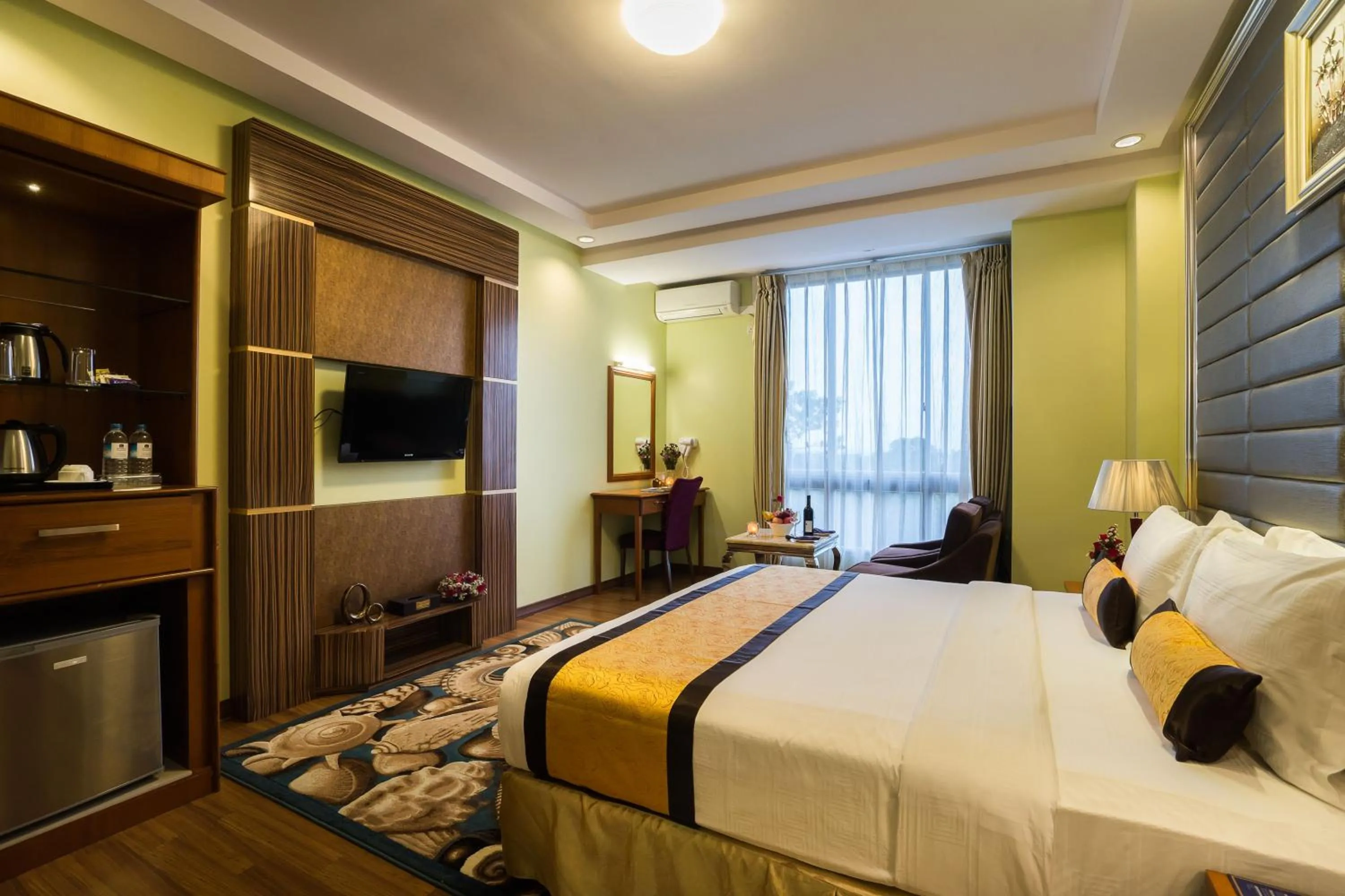 Bedroom in Best Western Green Hill Hotel