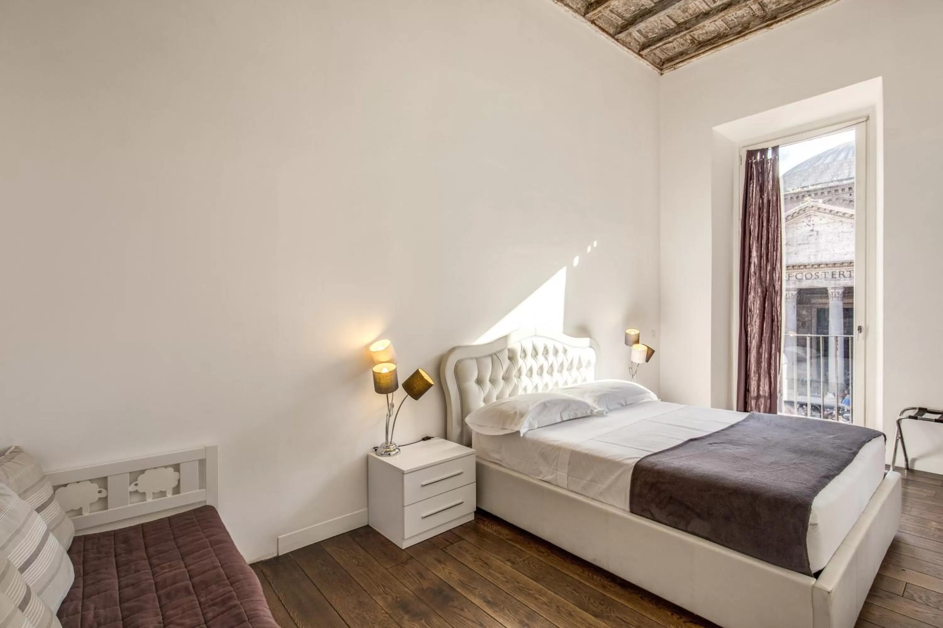 Bed in La Residenza del Sole al Pantheon