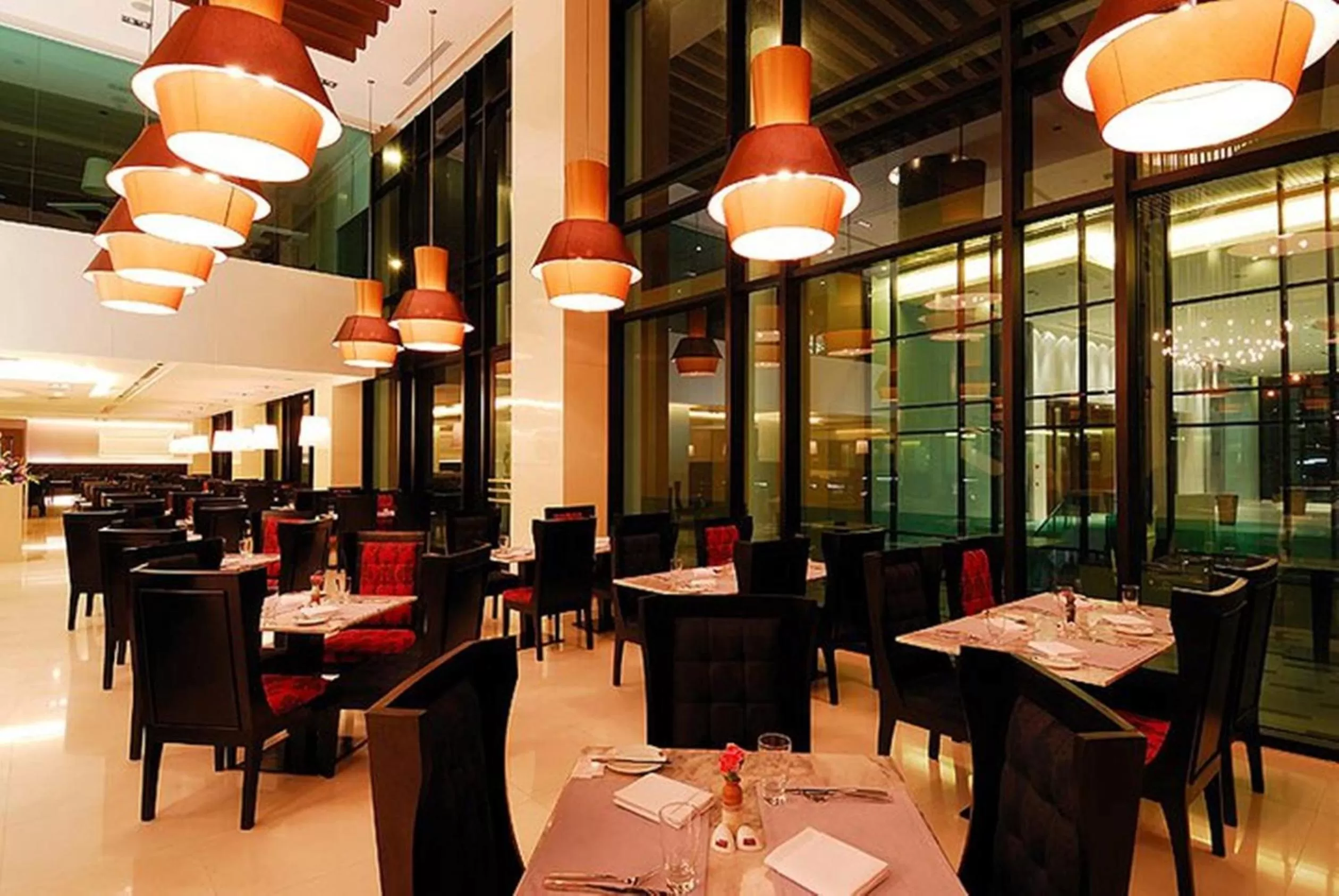 Restaurant/places to eat in The Zign Hotel