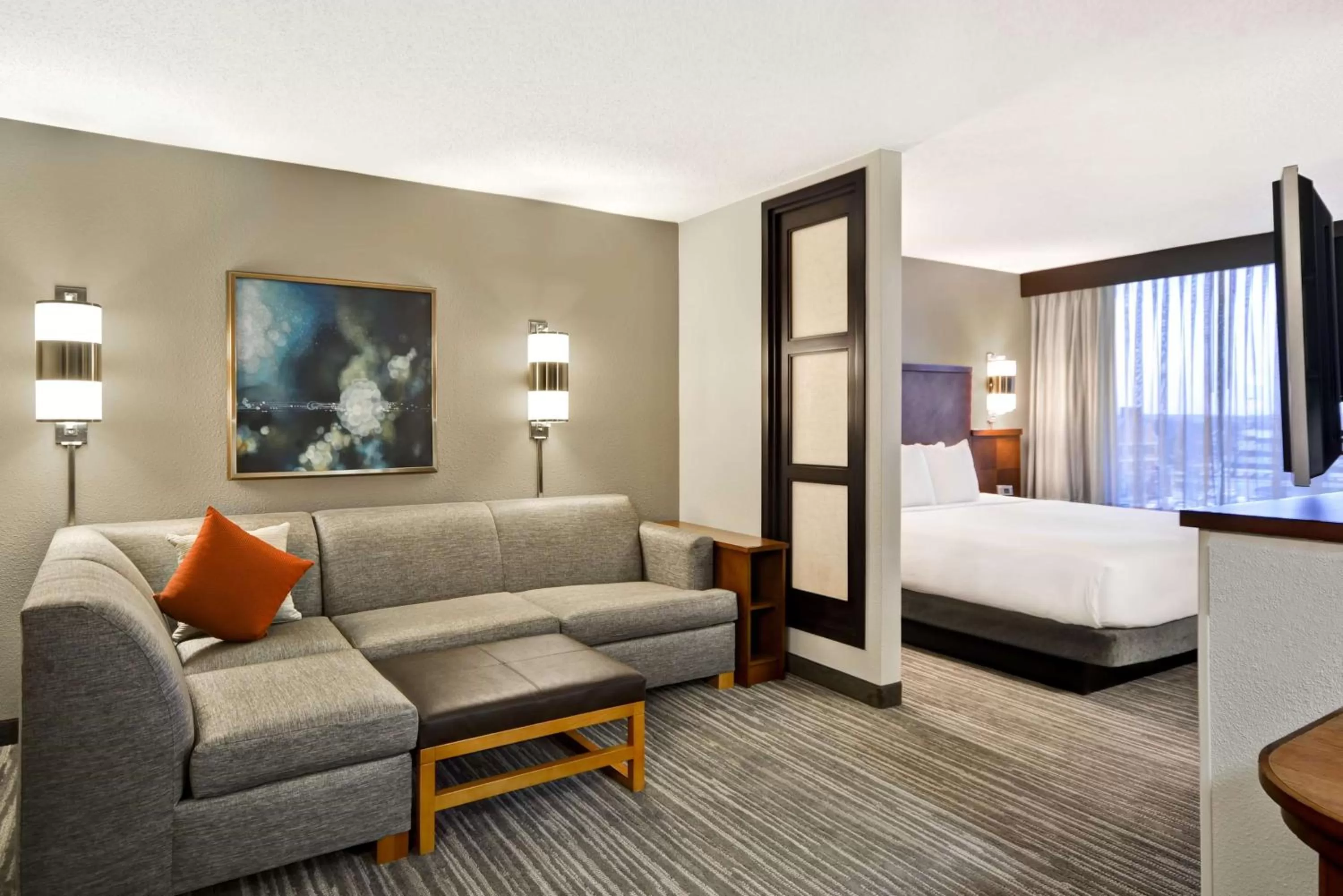 Photo of the whole room, Bed in Hyatt Place Columbus Worthington