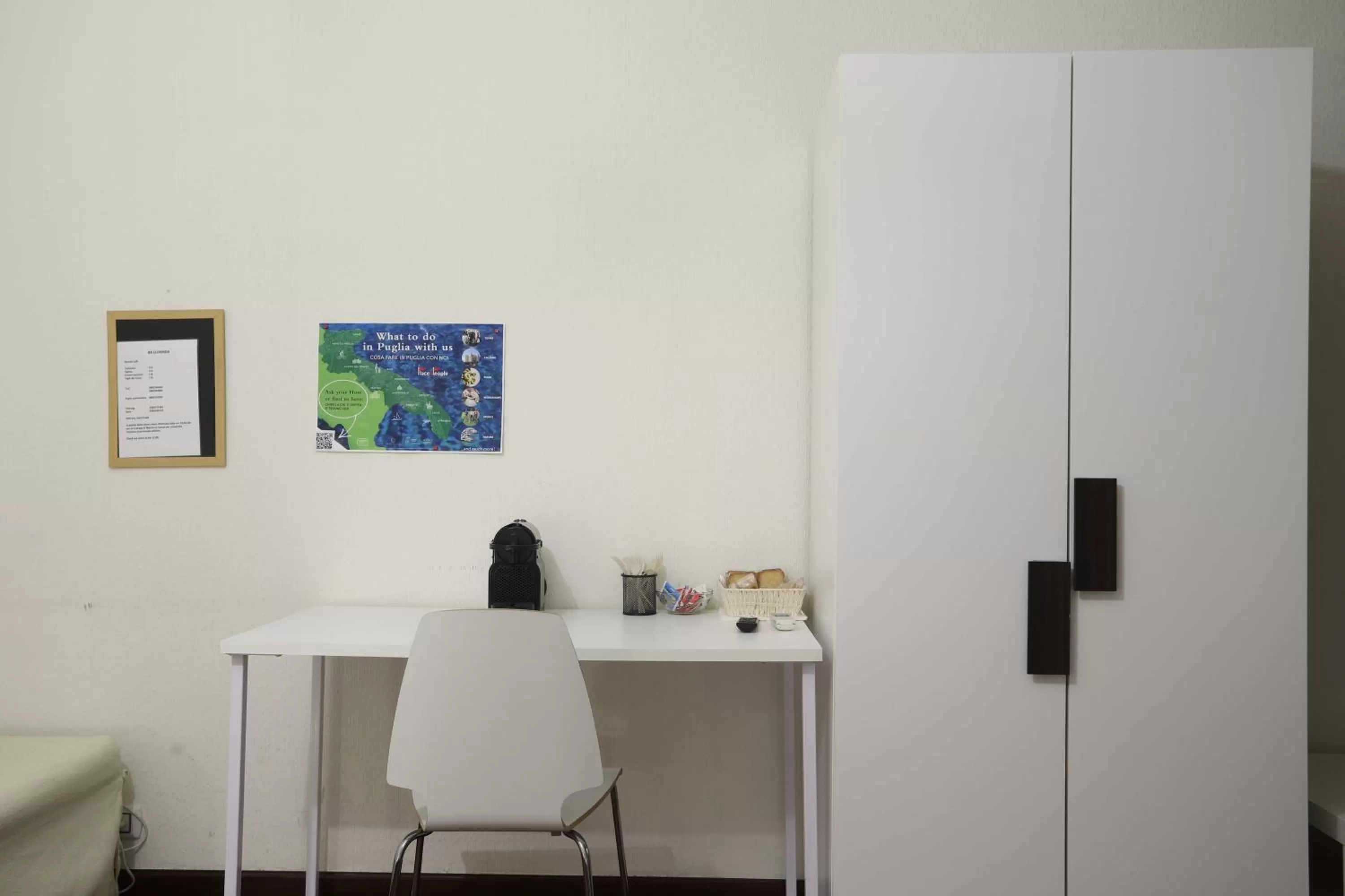 hair dresser in Clorinda's rooms