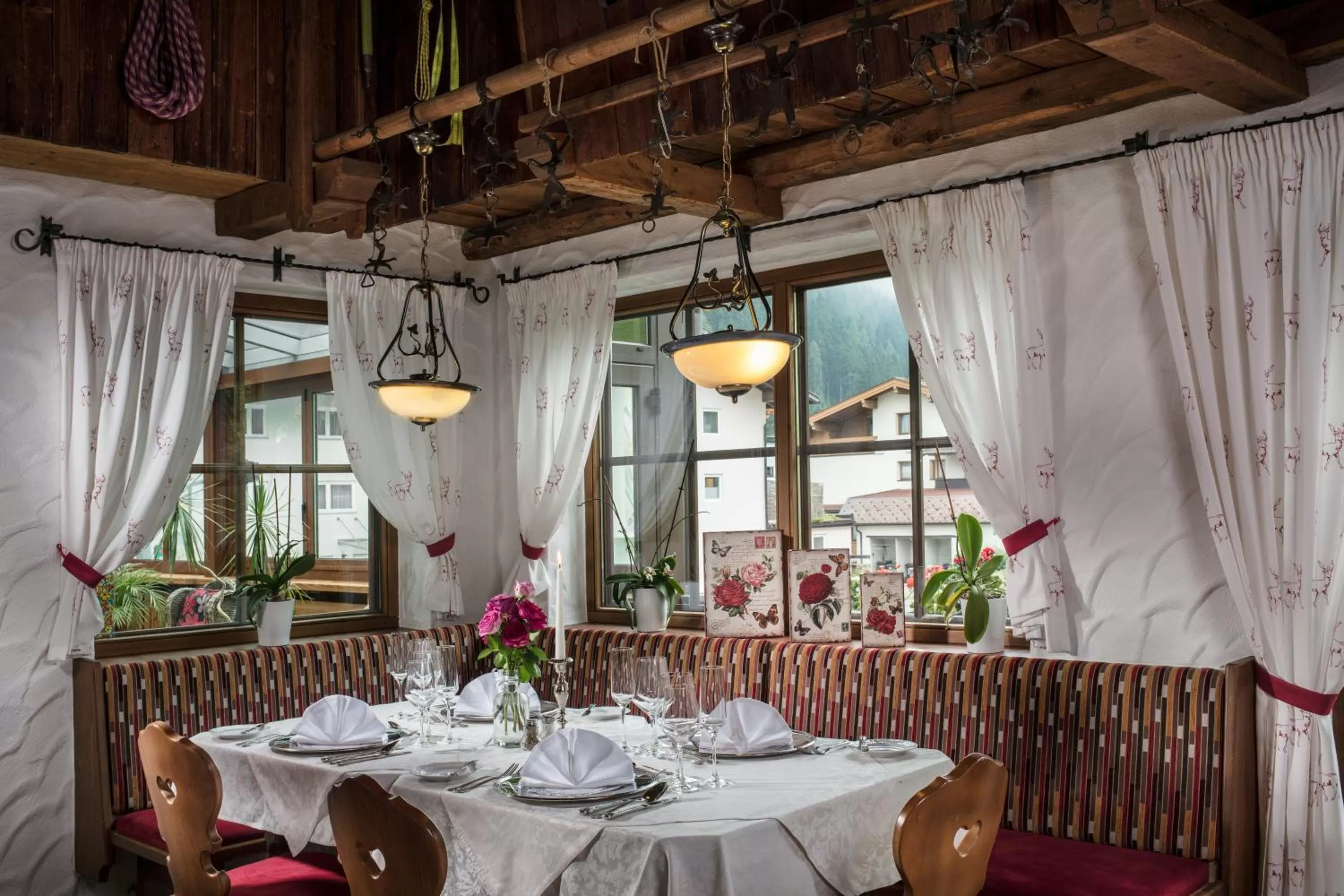 Restaurant/places to eat in Hotel Höhlenstein