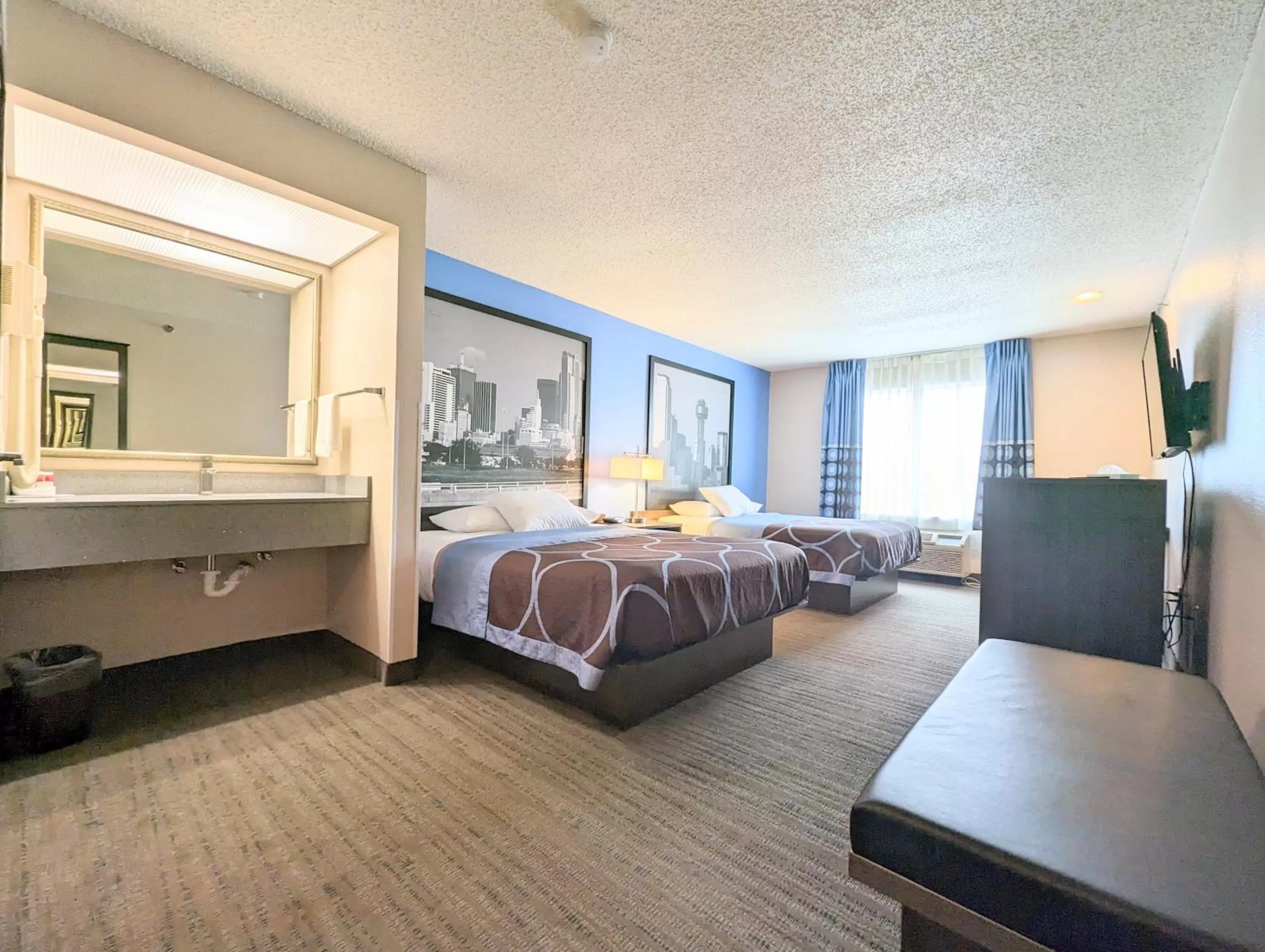 Photo of the whole room, Bed in Super 8 by Wyndham Garland Rowlett East Dallas Area
