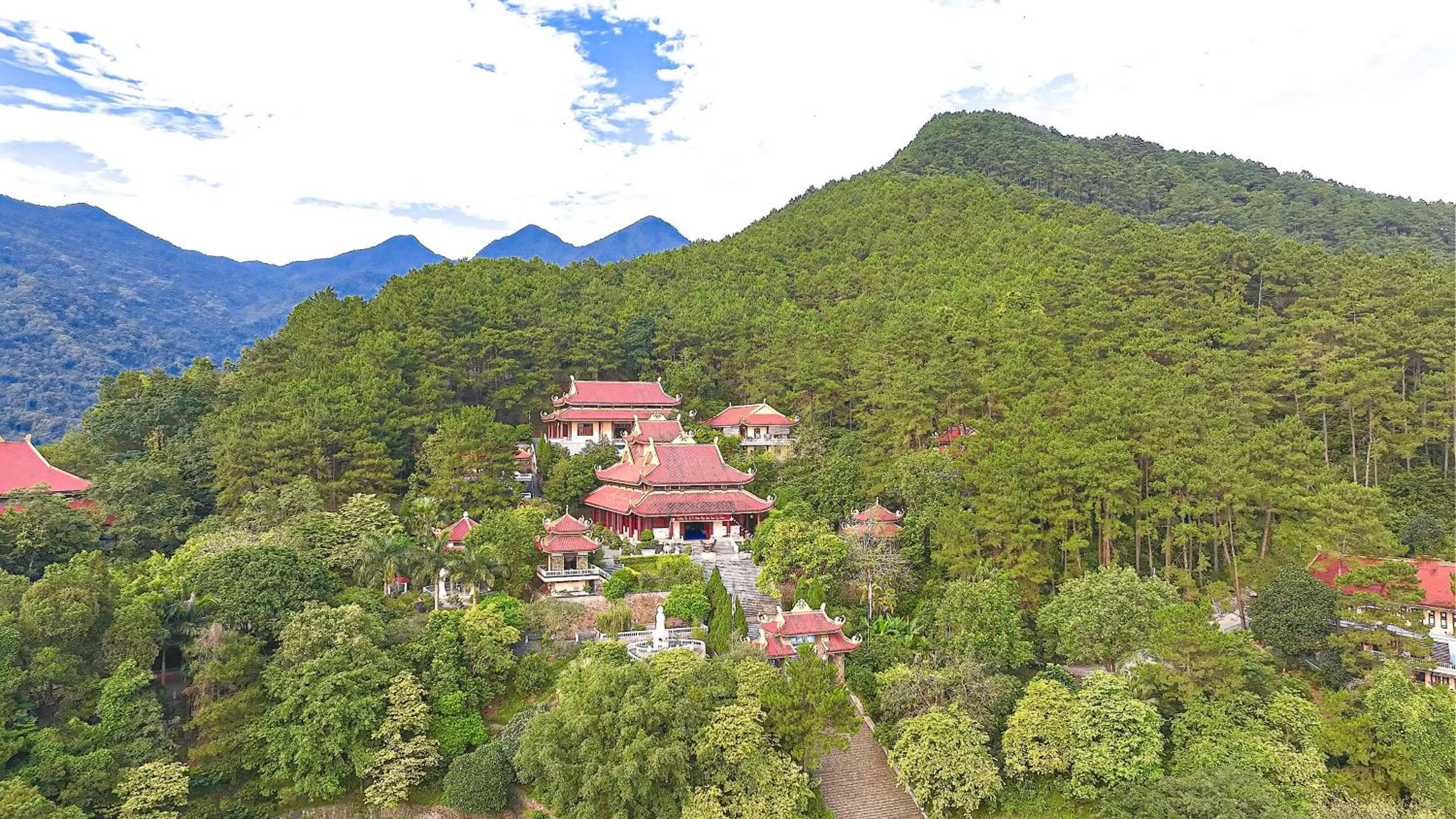 Nearby landmark in Crowne Plaza Vinh Yen City Centre by IHG