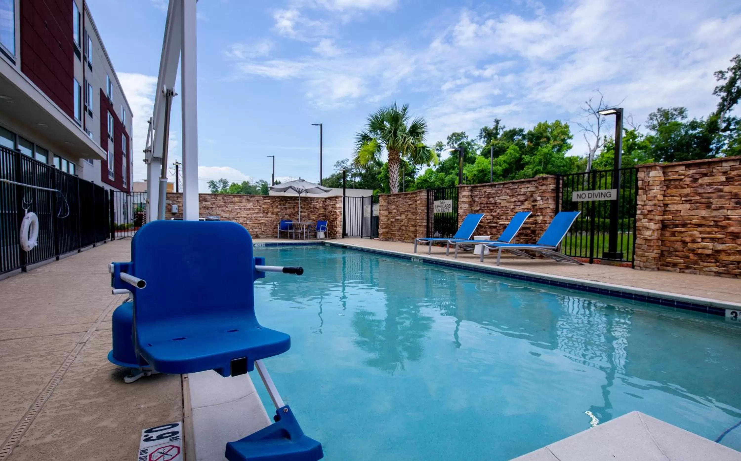 Swimming pool in SpringHill Suites by Marriott Baton Rouge Gonzales