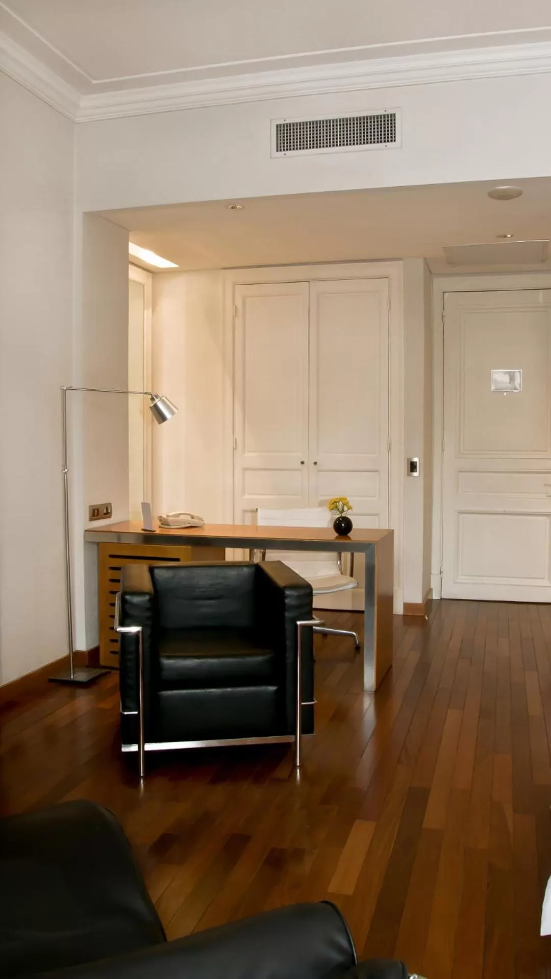 Living room in 725 Continental Hotel