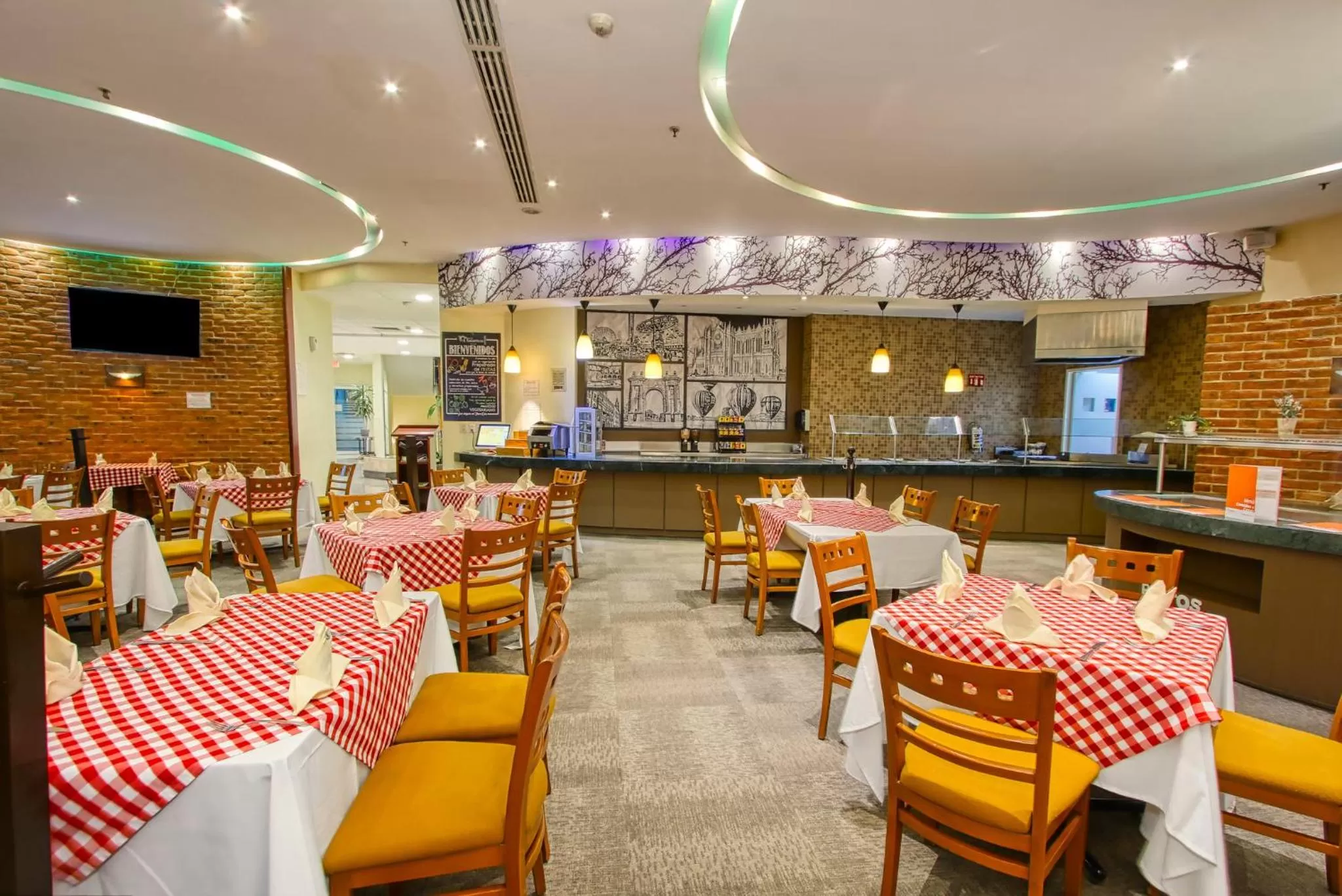 Restaurant/places to eat in Holiday Inn Leon-Convention Center by IHG