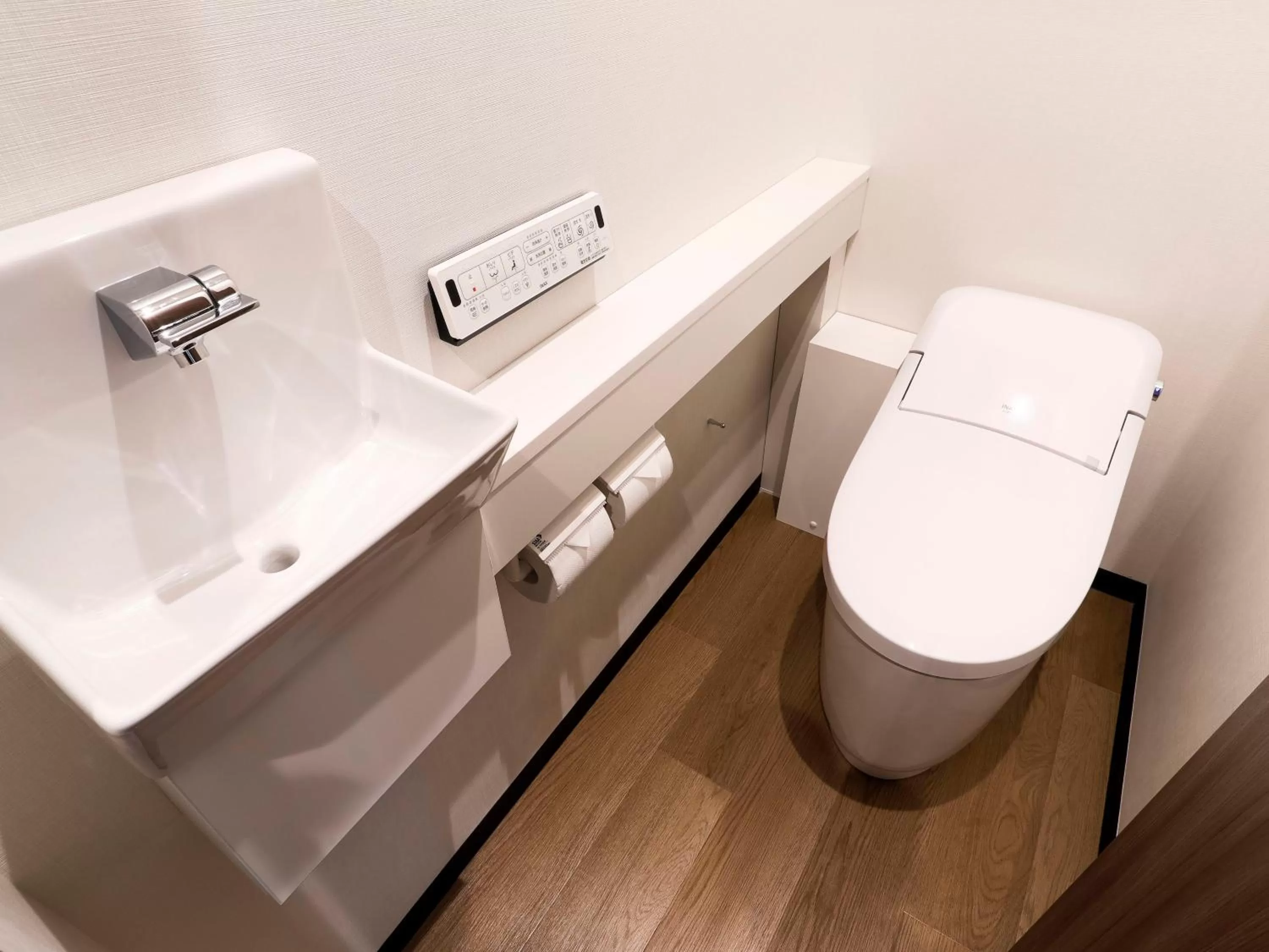 Toilet in HOTEL MYSTAYS Aomori Station