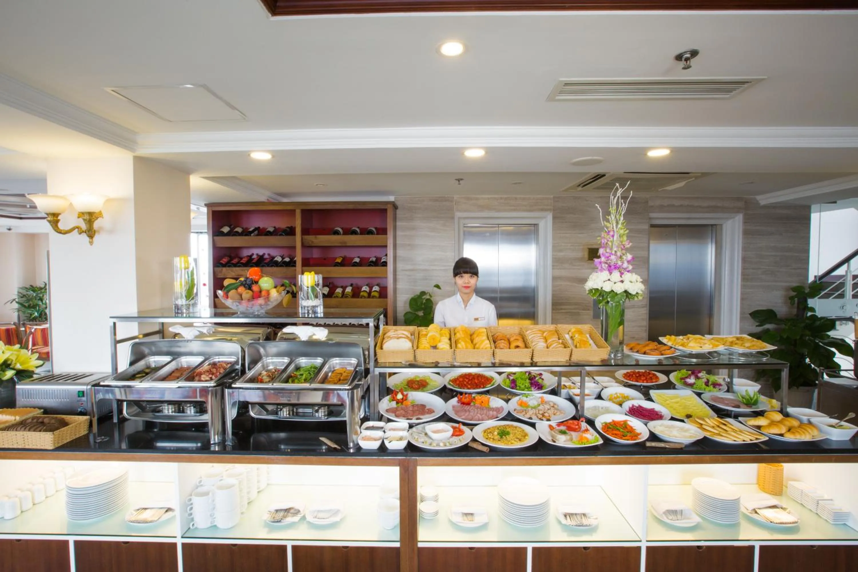 Restaurant/places to eat in Chalcedony Grand Hotel