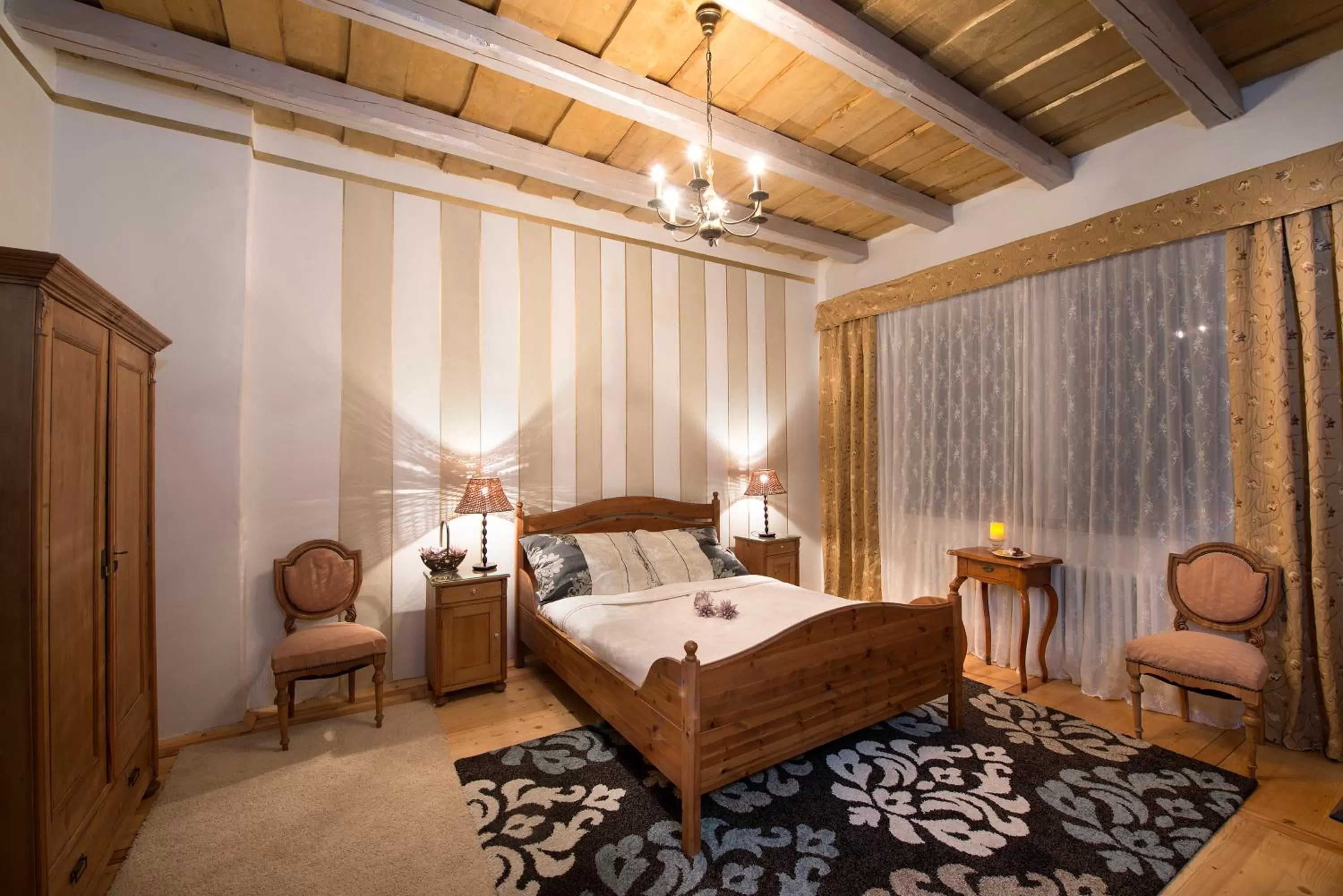 Photo of the whole room, Bed in Chateau GrandCastle