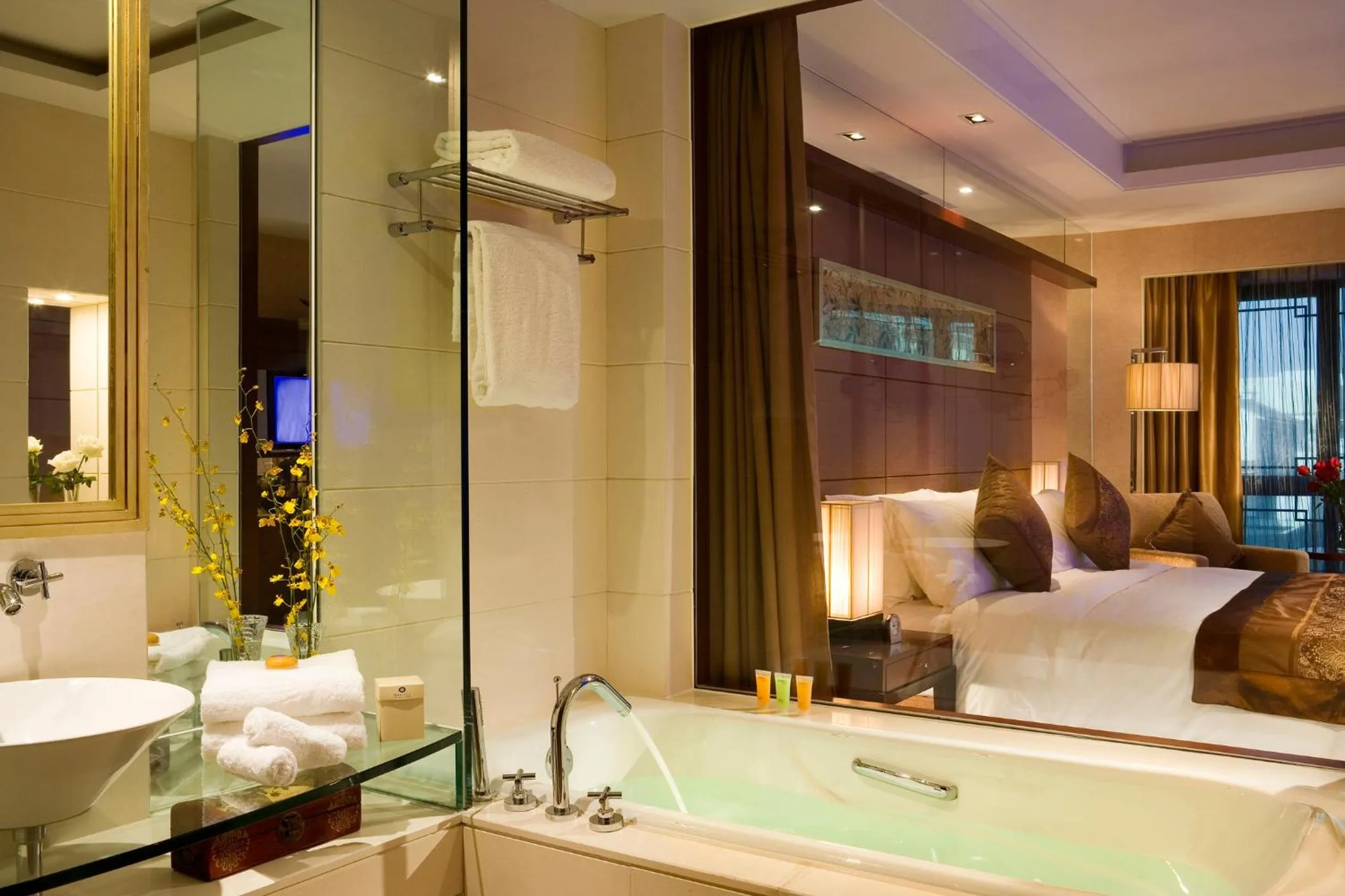 Bed in Wyndham Garden Suzhou