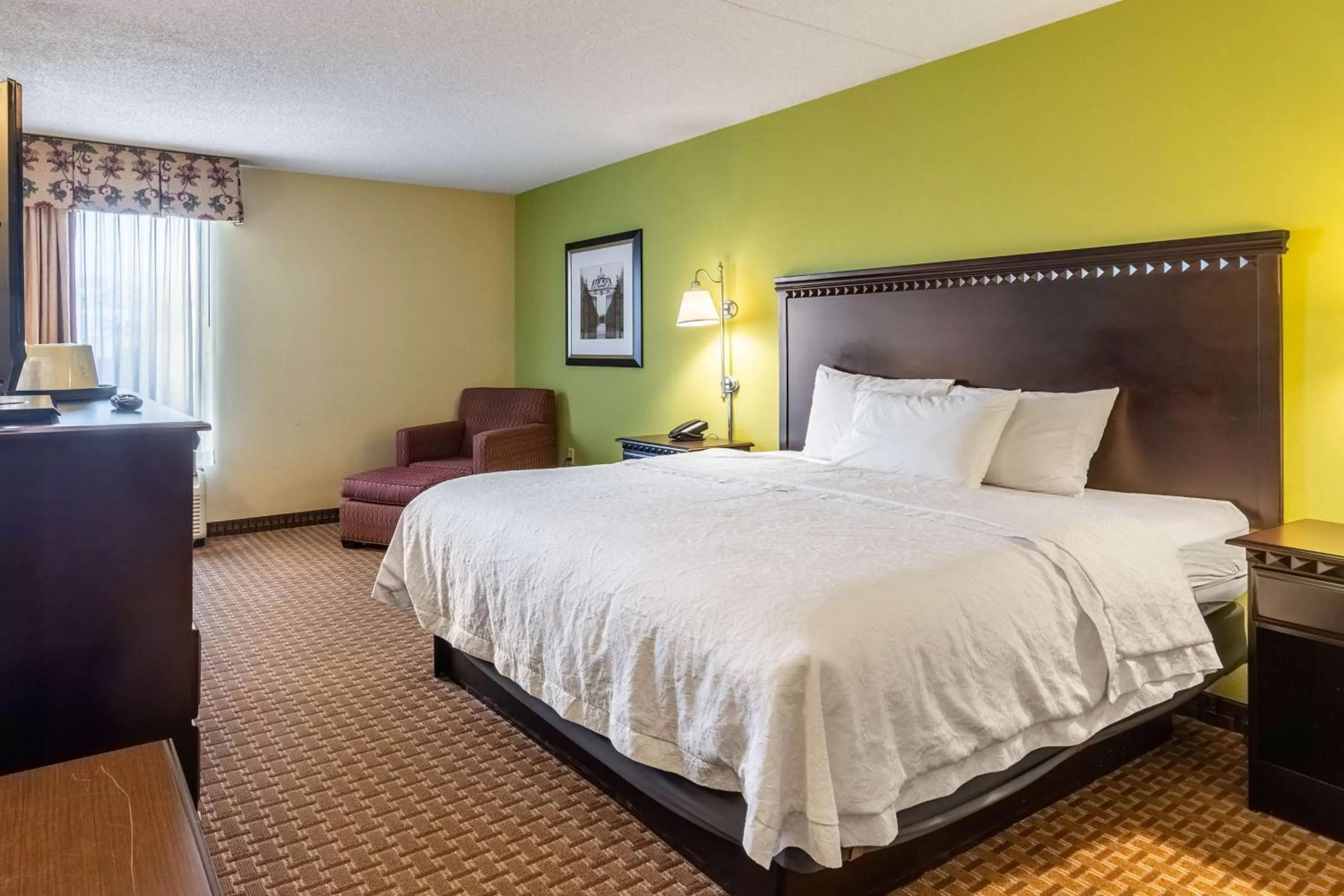 Photo of the whole room, Bed in Motel 6-Conway, AR