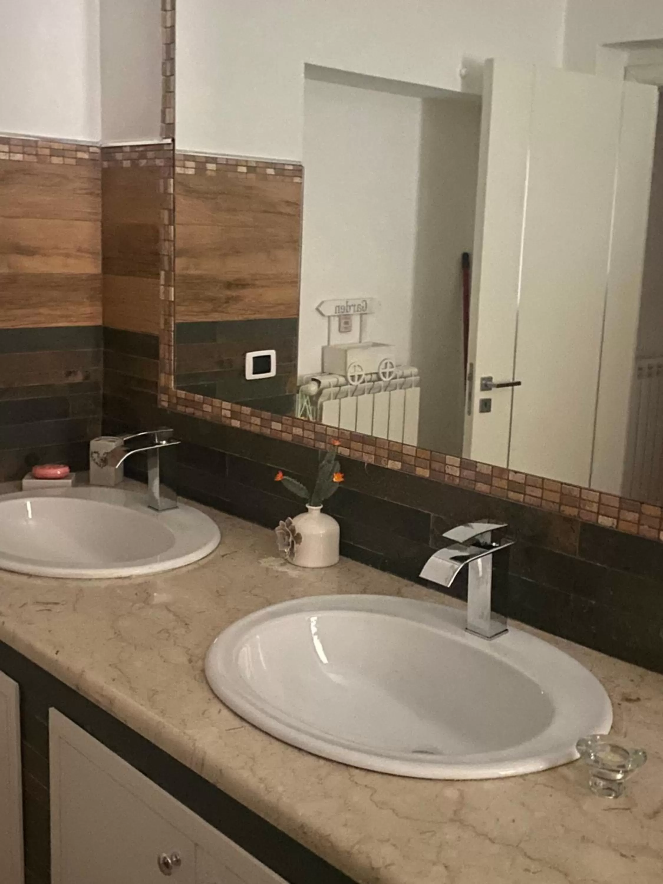 Bathroom in b&b by family L&G