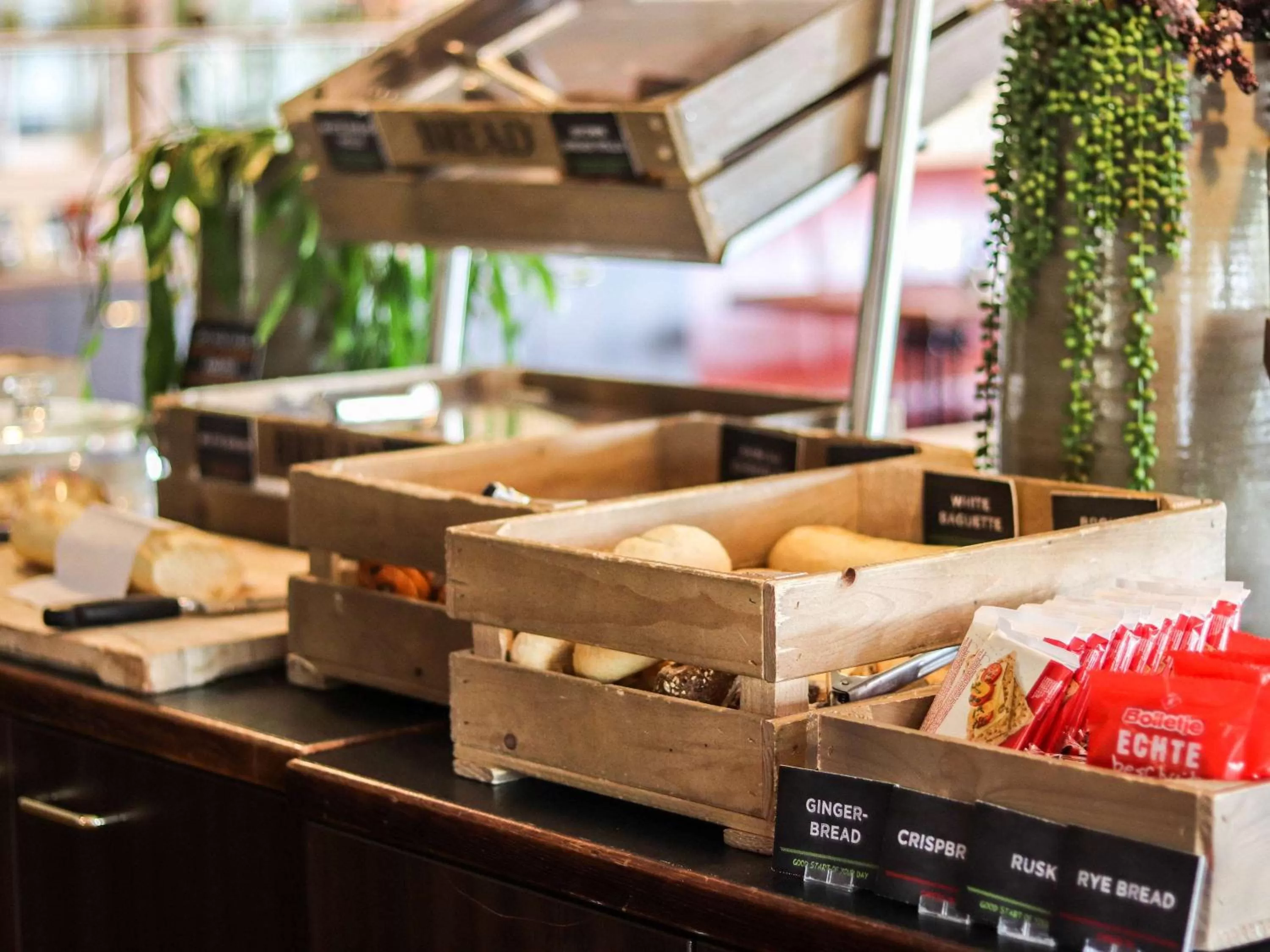 Restaurant/places to eat in ibis Tilburg