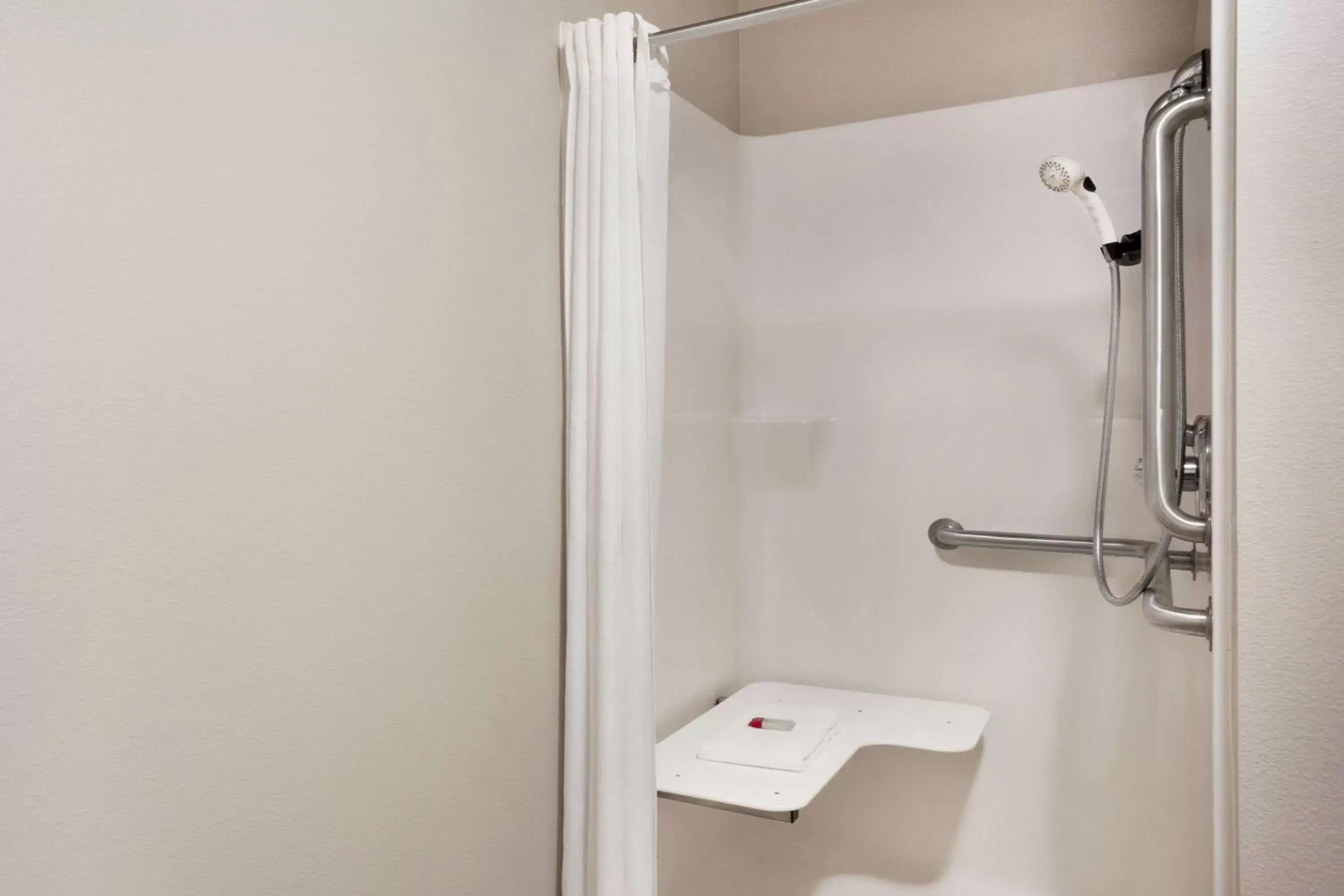 Double Room with Two Double Beds - Mobility Access/Non-Smoking in Baymont by Wyndham Hearne Double Room with Two Double Beds - Mobility Access/Non-Smoking in Baymont by Wyndham Hearne