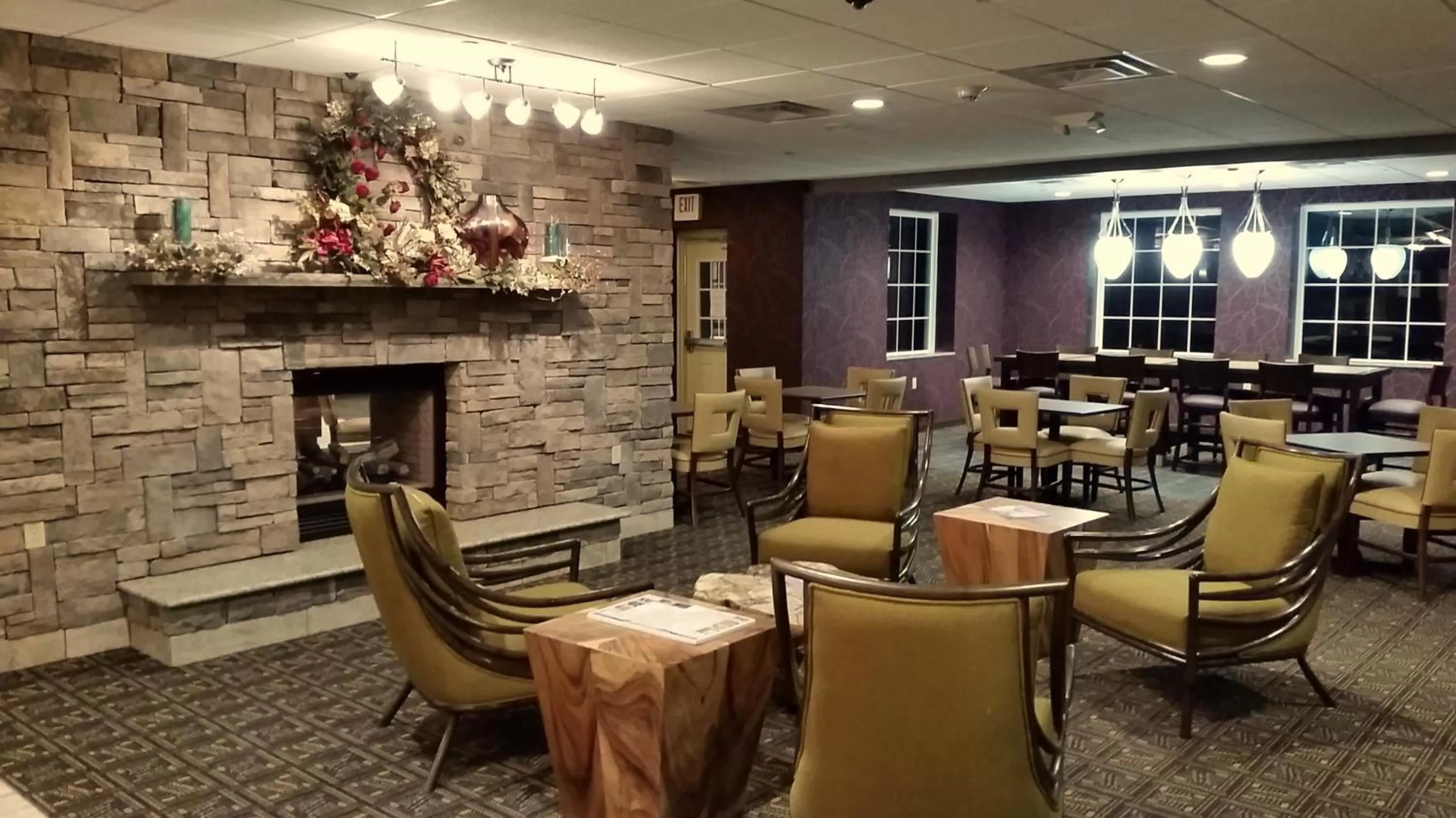 Communal lounge/ TV room in Wingate by Wyndham Elkins