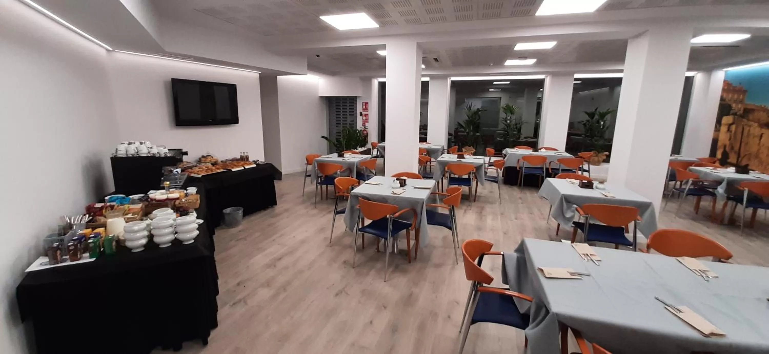 Buffet breakfast in Hotel Azahar