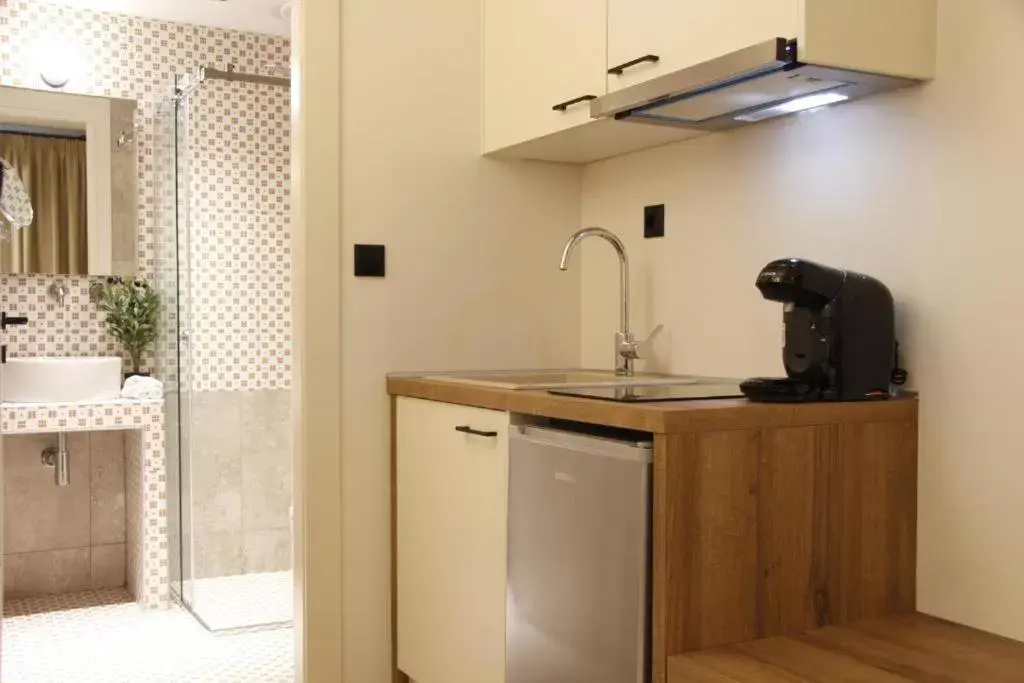 Triple Room with Garden View in Mpikas Holidays Triple Room with Garden View in Mpikas Holidays