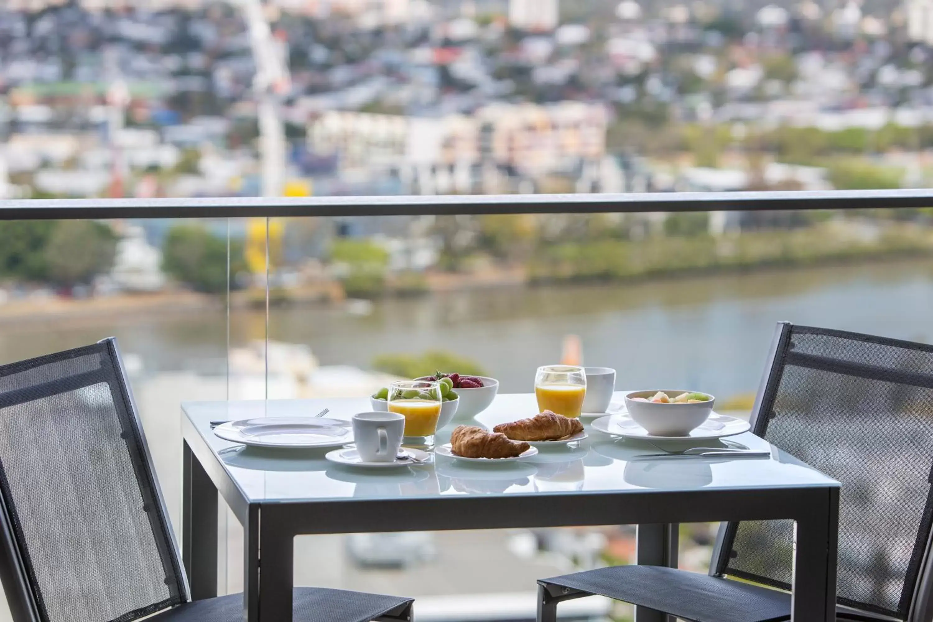 One-Bedroom Apartment with Riverview in The Milton Brisbane One-Bedroom Apartment with Riverview in The Milton Brisbane