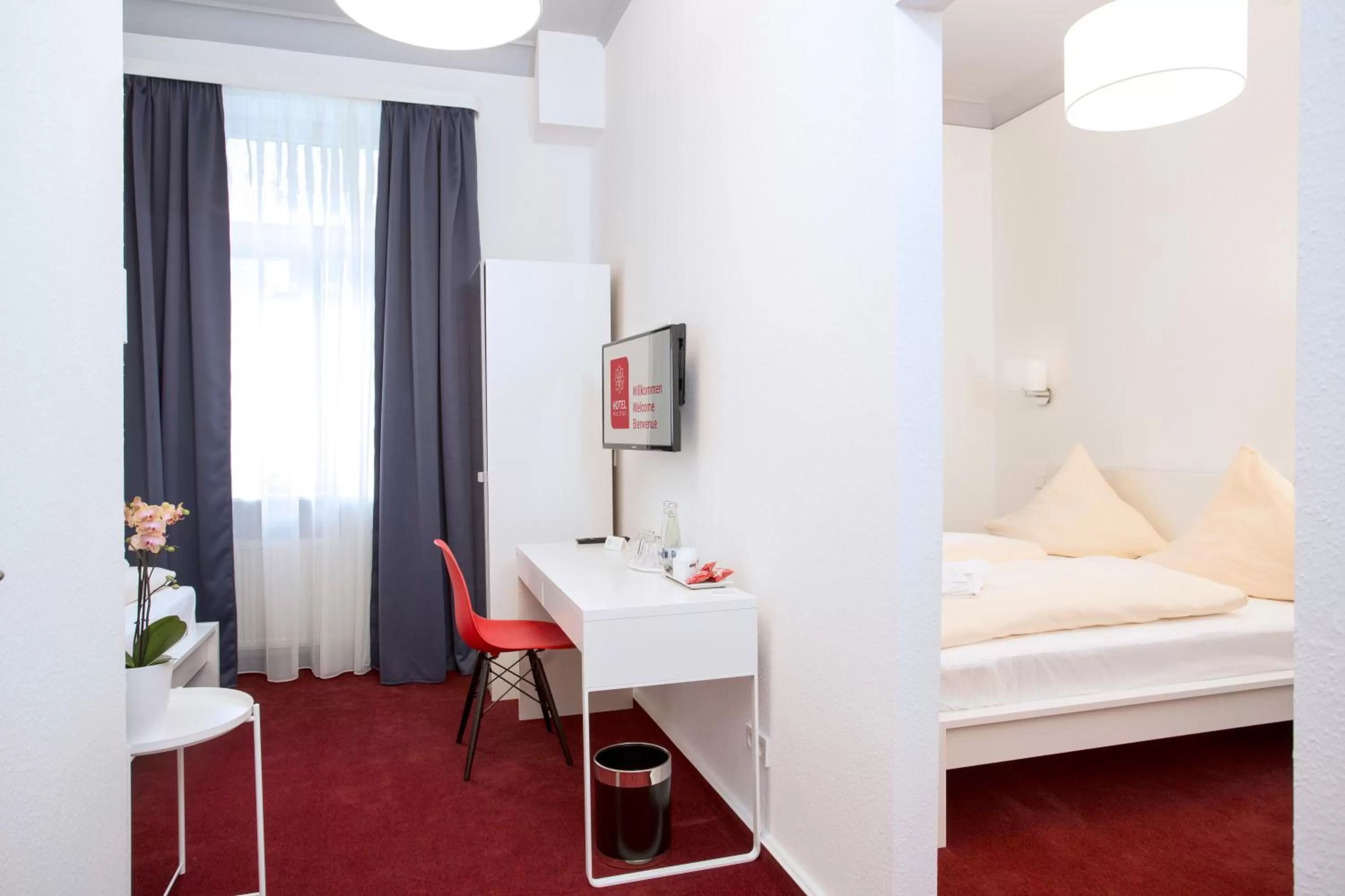 Coffee/tea facilities, Bed in Hotel Mille Stelle City
