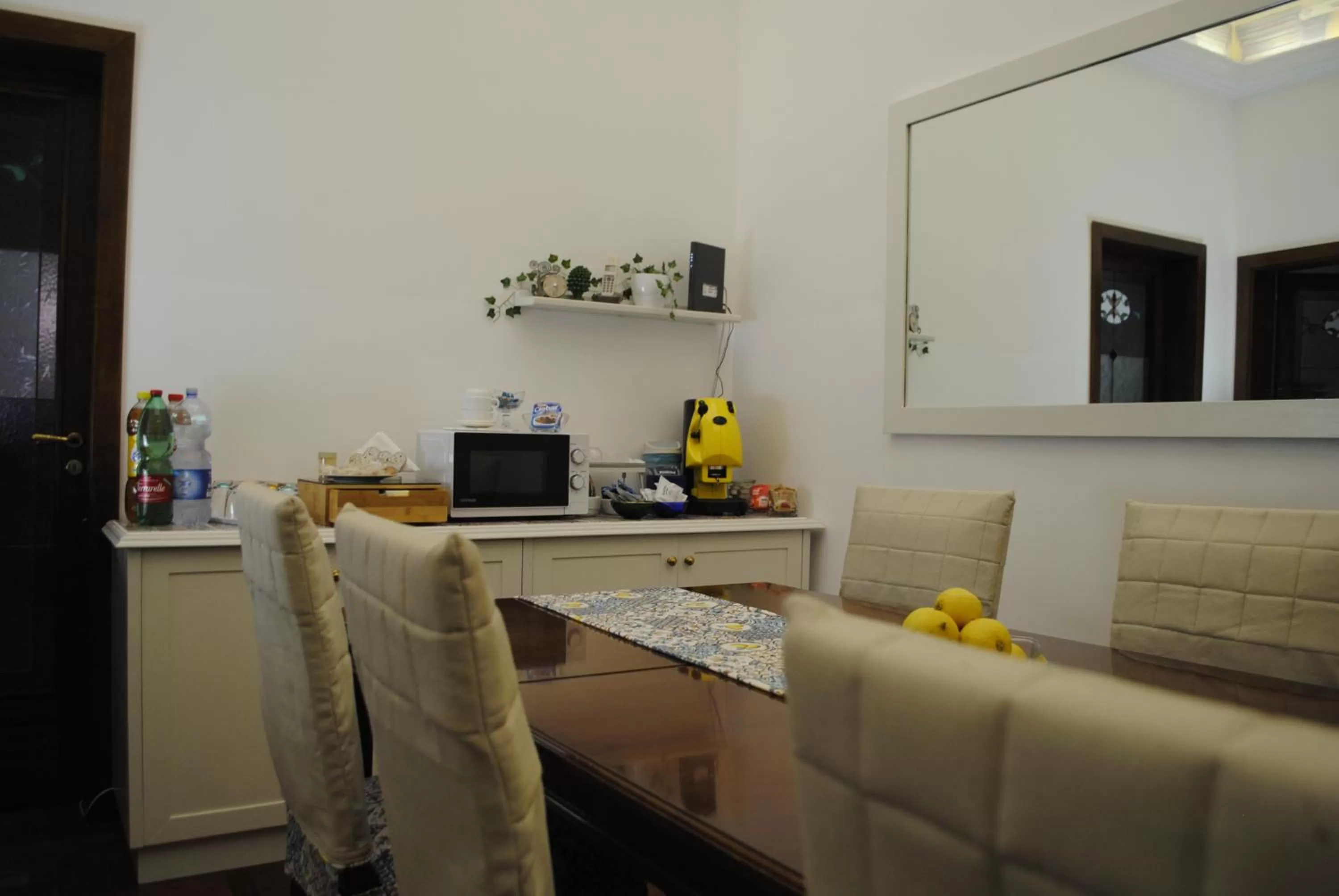 Coffee/tea facilities, Dining Area in B&B Palazzo Sant'Alfano