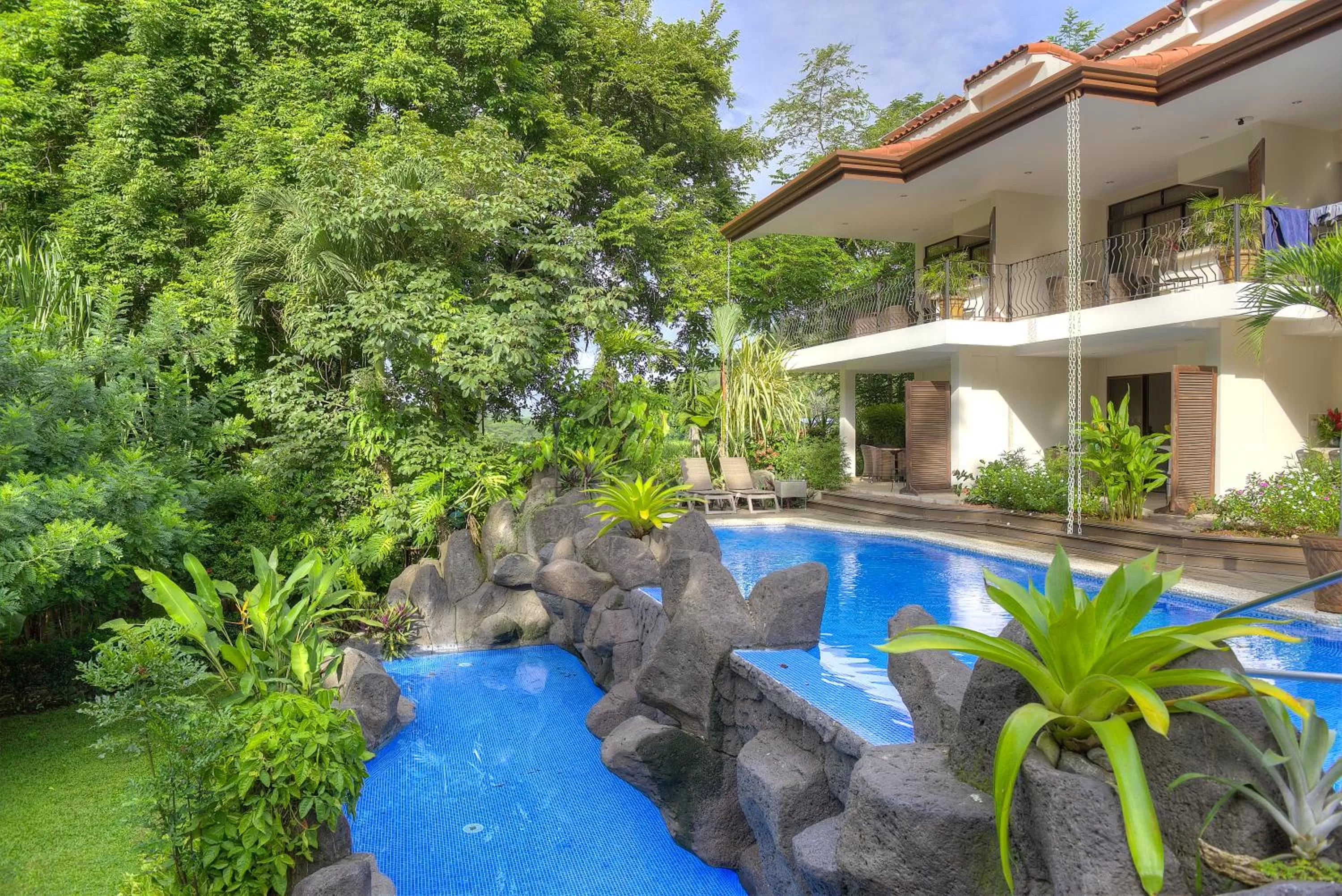 Property building in Pumilio Mountain & Ocean Hotel