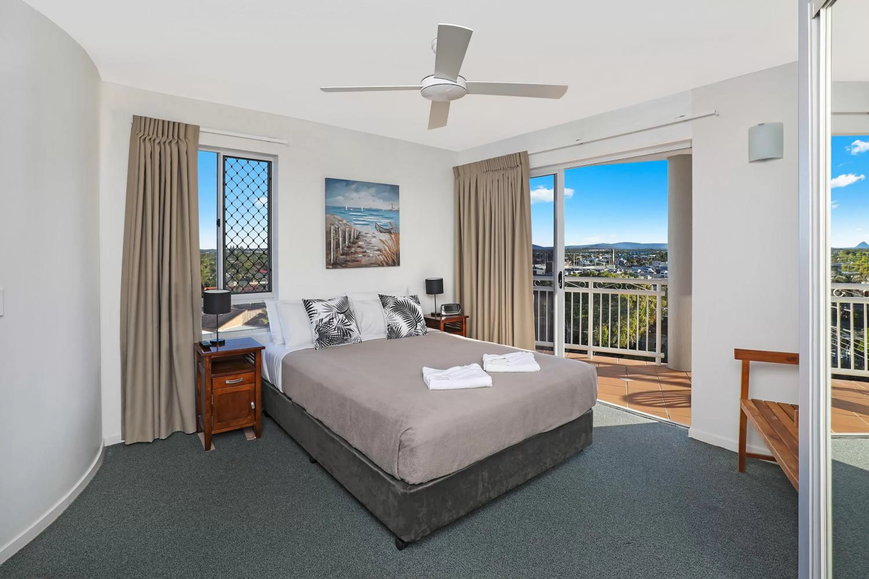 Bedroom, Bed in Beachside Resort Kawana Waters
