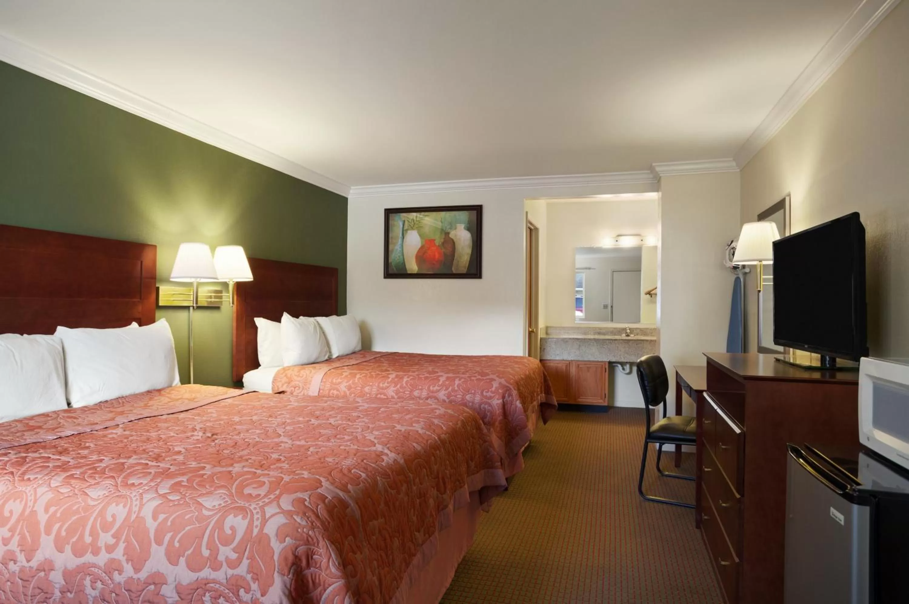 Bedroom, Bed in Super 8 by Wyndham Mifflinville Near Bloomsburg