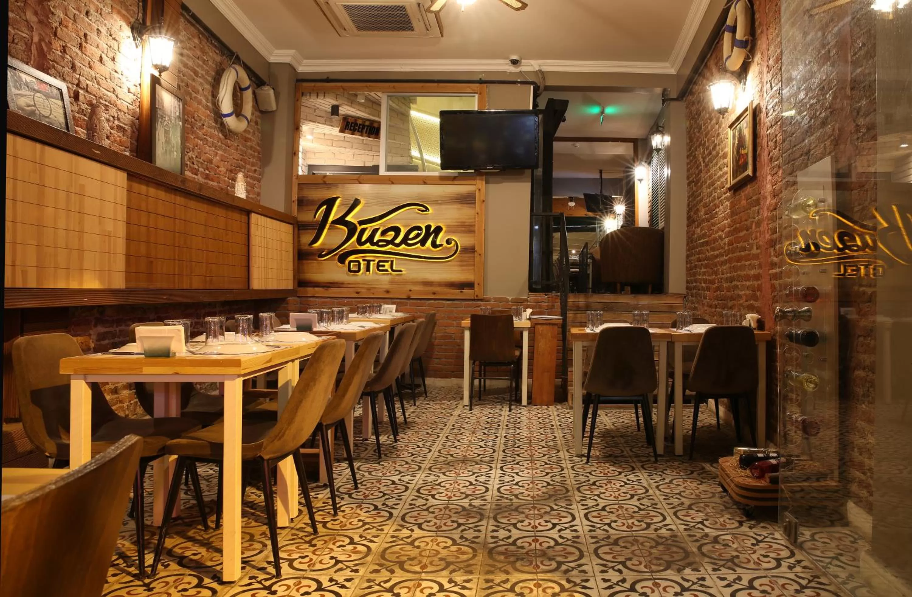 Restaurant/places to eat in Kuzen Otel