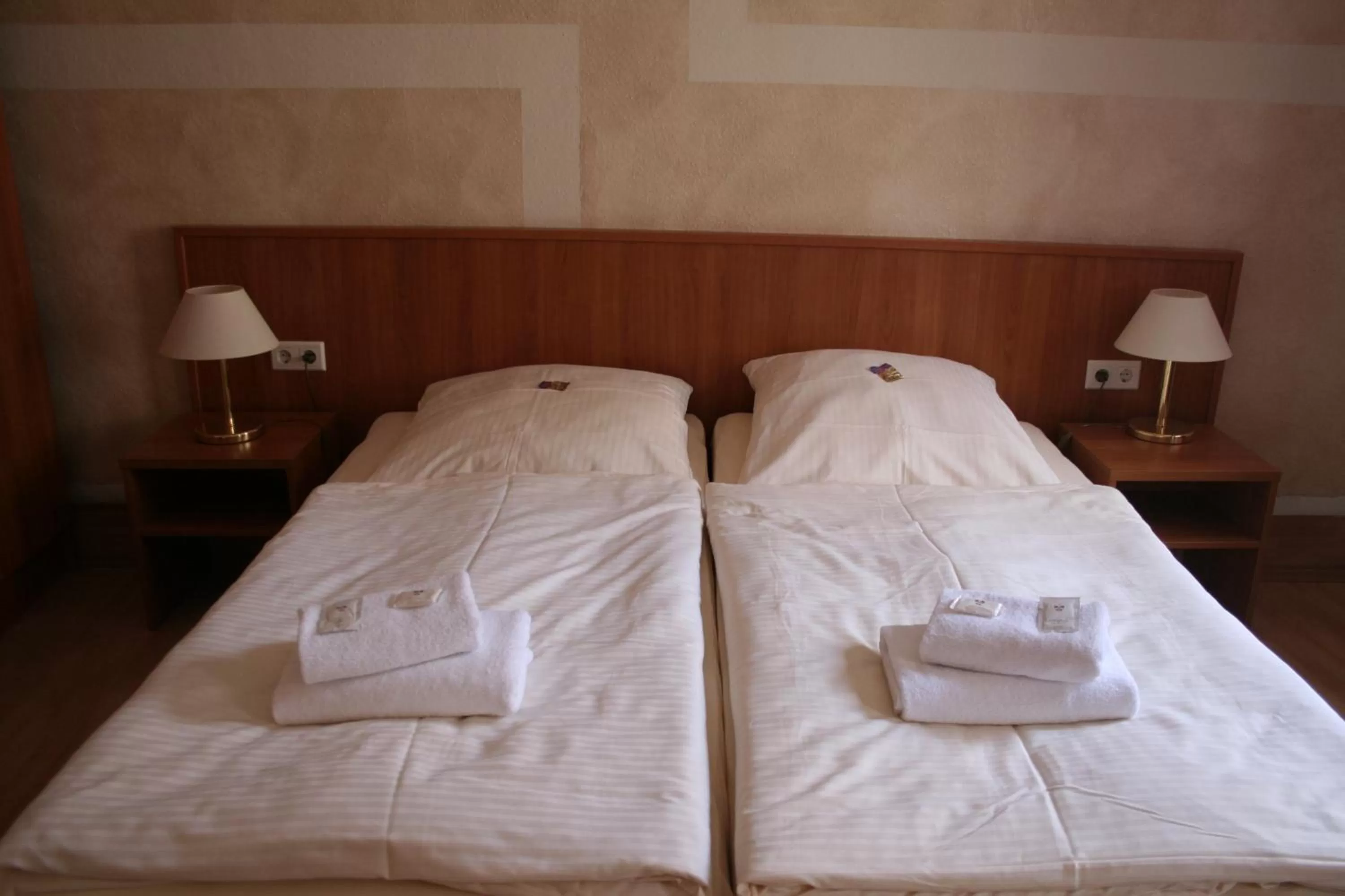 Bed in Landgasthof Hotel Rebe Alzey