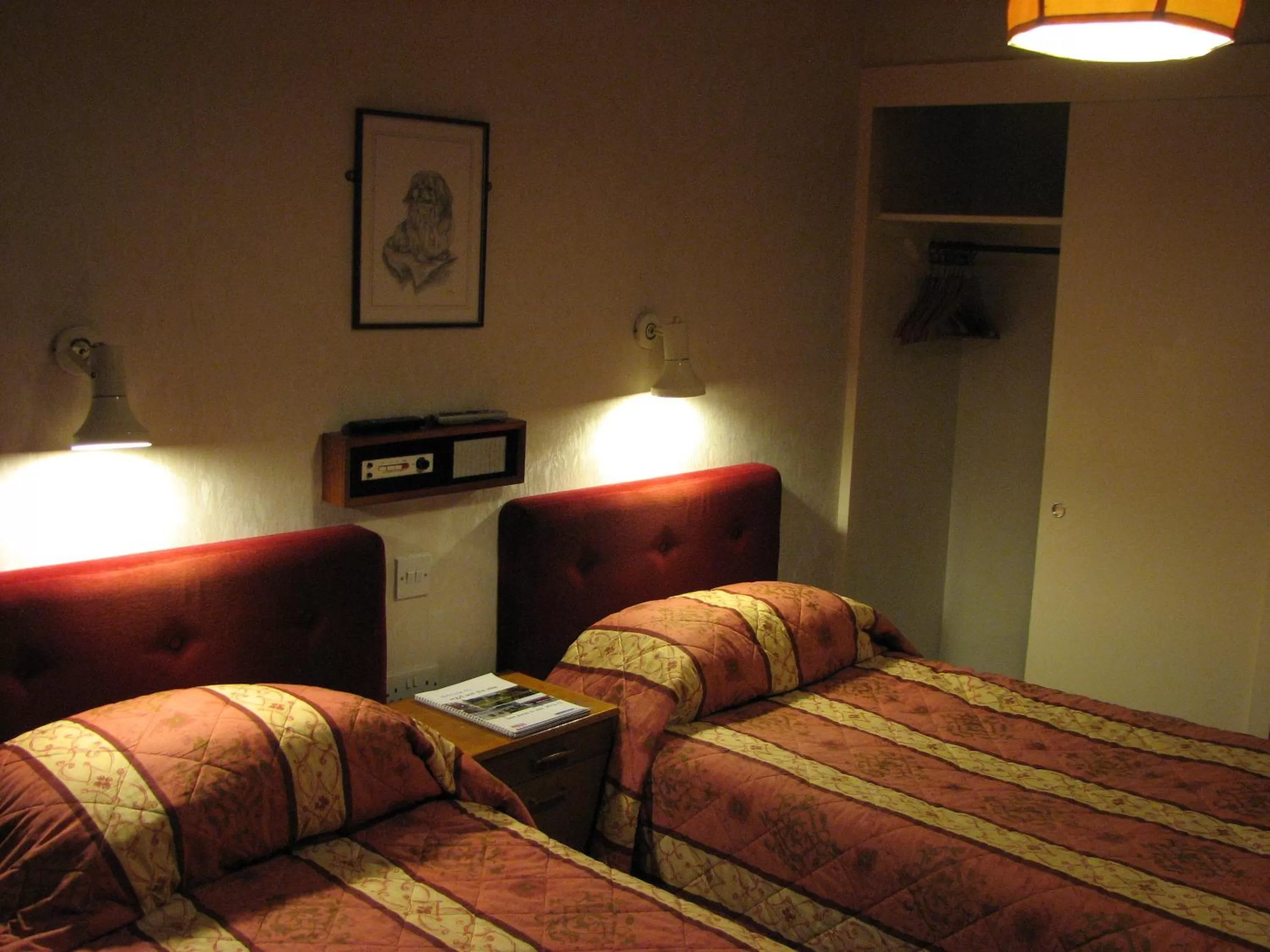 Bed in Lancaster Hotel