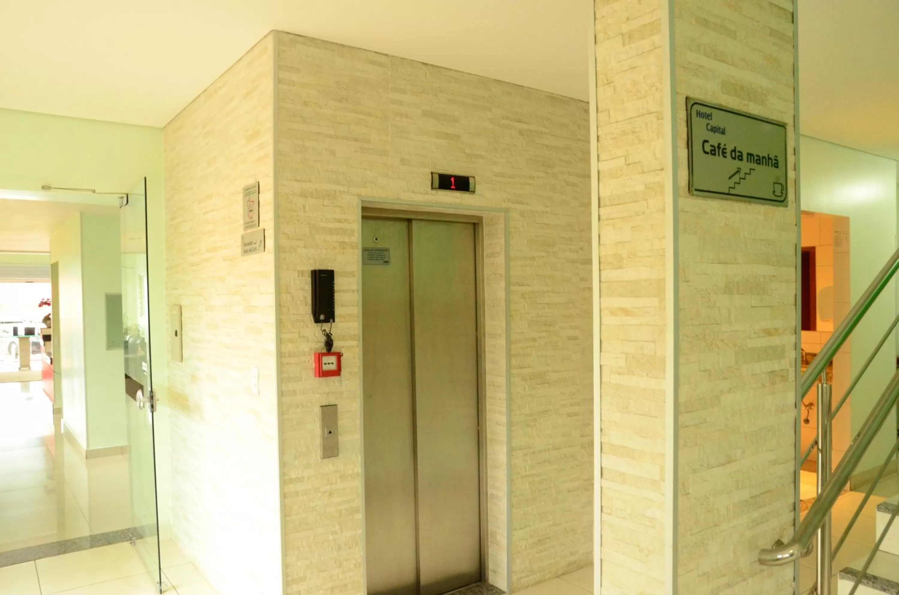 Area and facilities in Hotel Capital