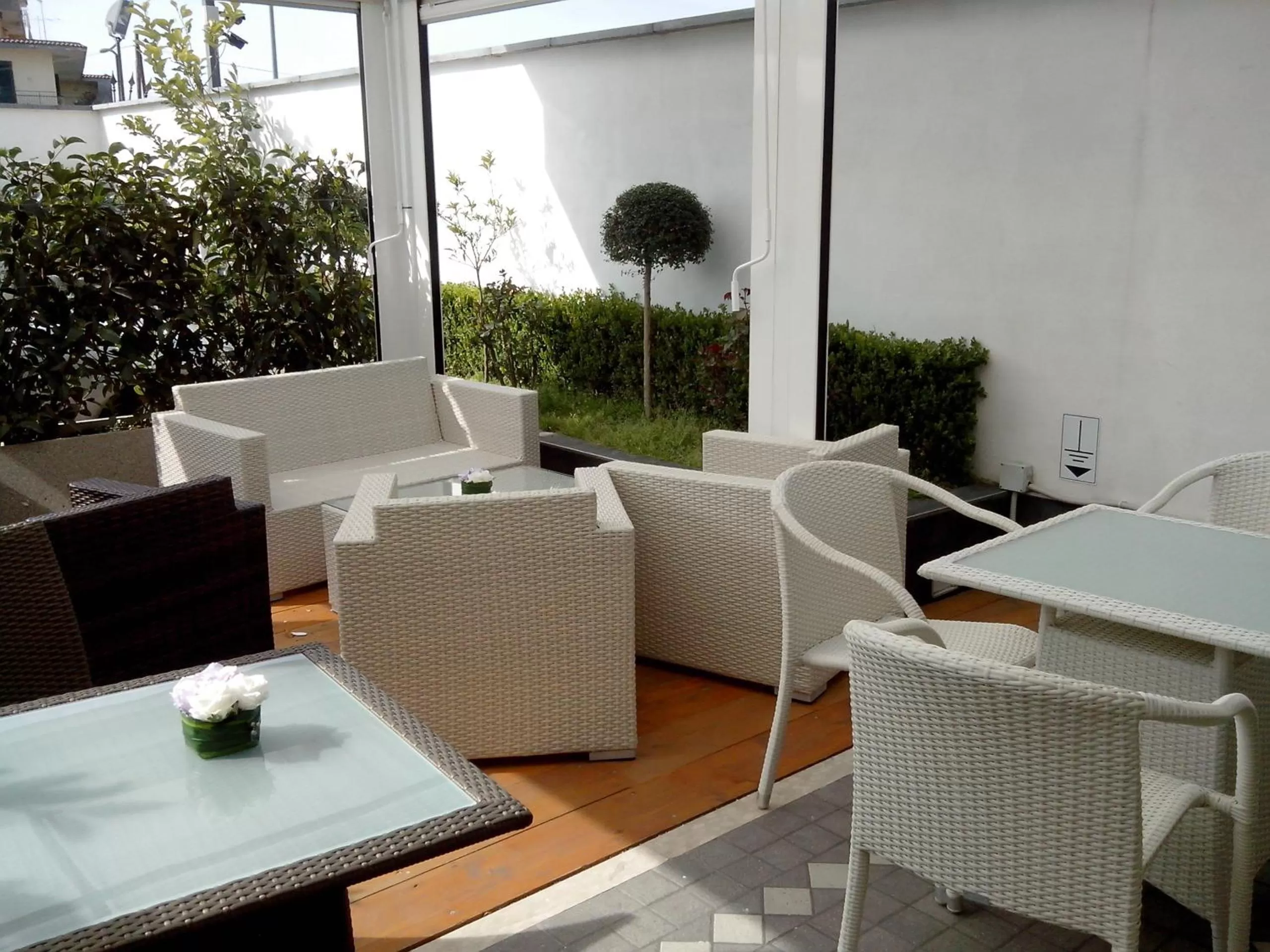 Communal lounge/ TV room in Hotel Briganti