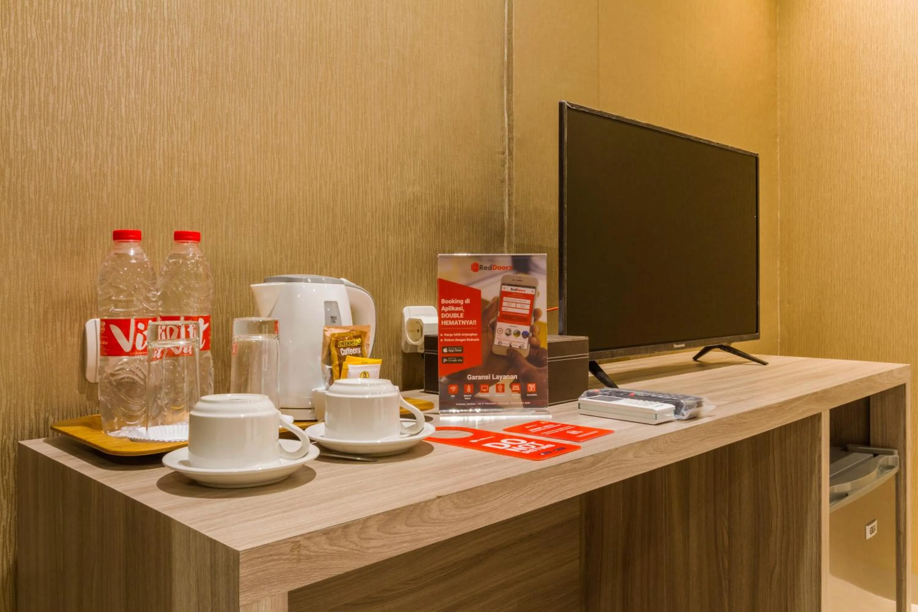 Bedroom in RedDoorz Plus @ Dipatiukur